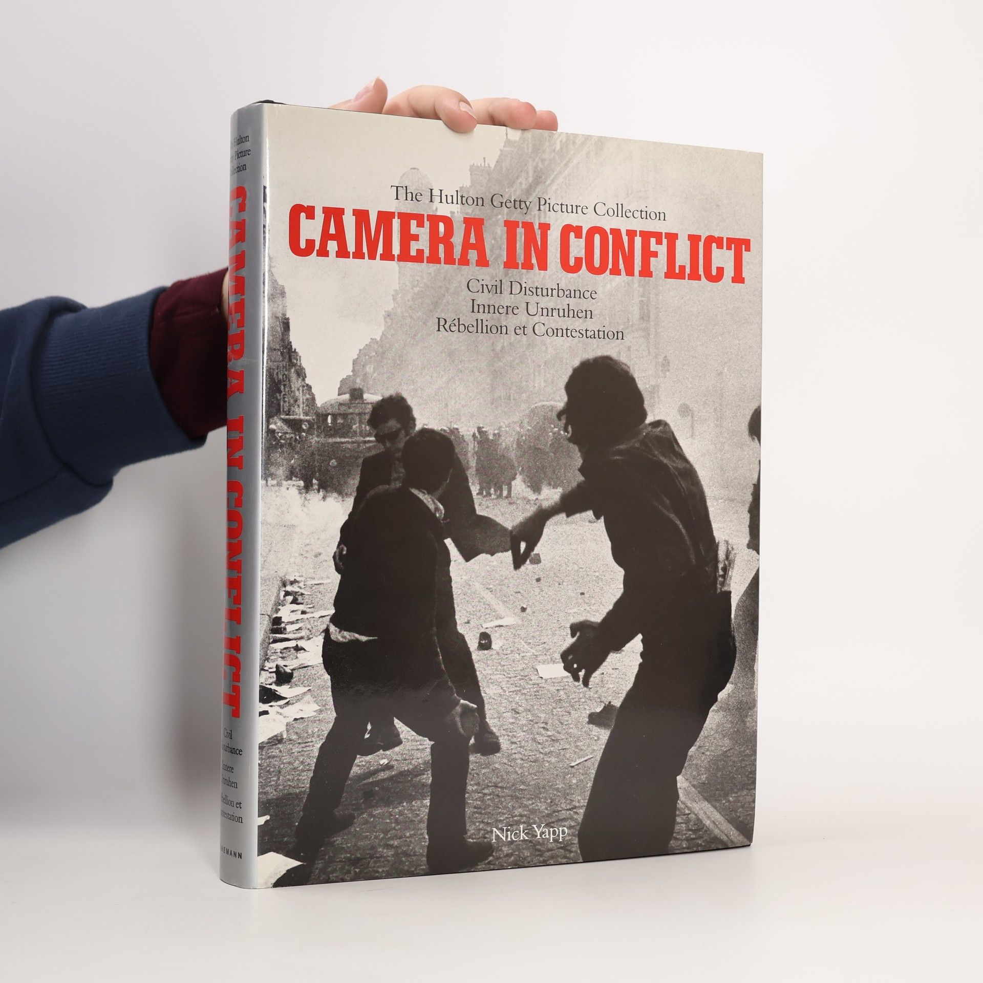 Kolektív autorov Camera in Conflict