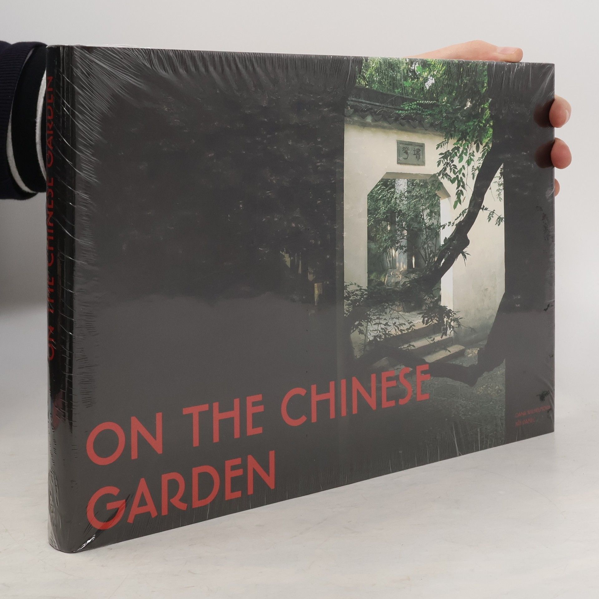 Dana Wilhelmová On the Chinese garden