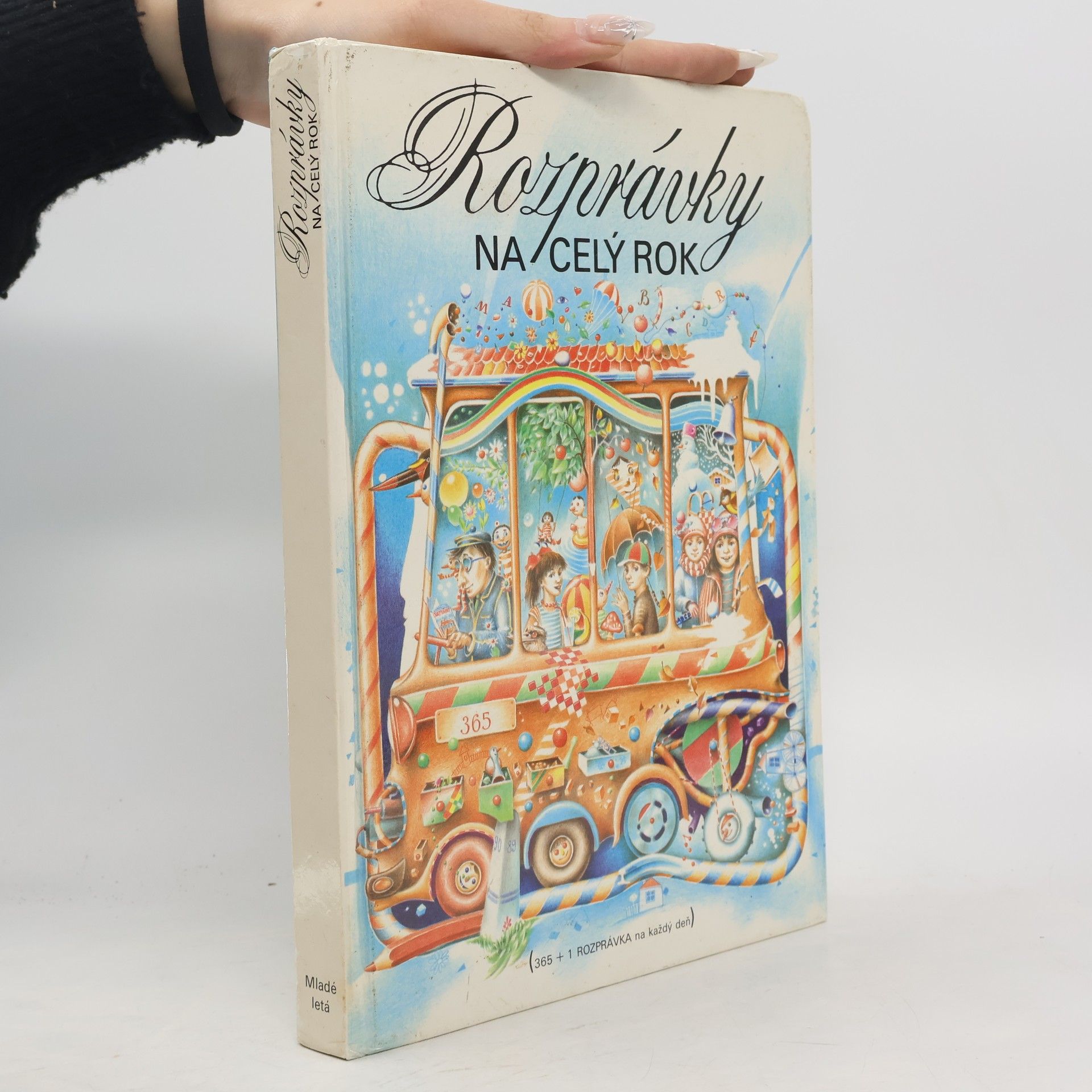 Daniel Hevier Rozprávky na celý rok