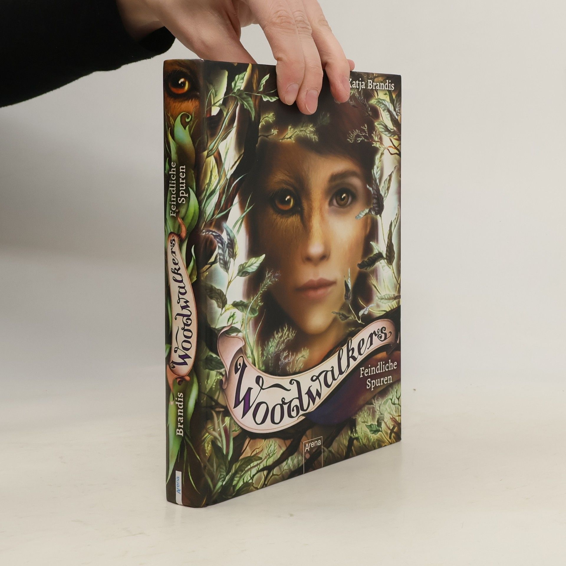 Katja Brandis Woodwalkers. Feindliche Spuren