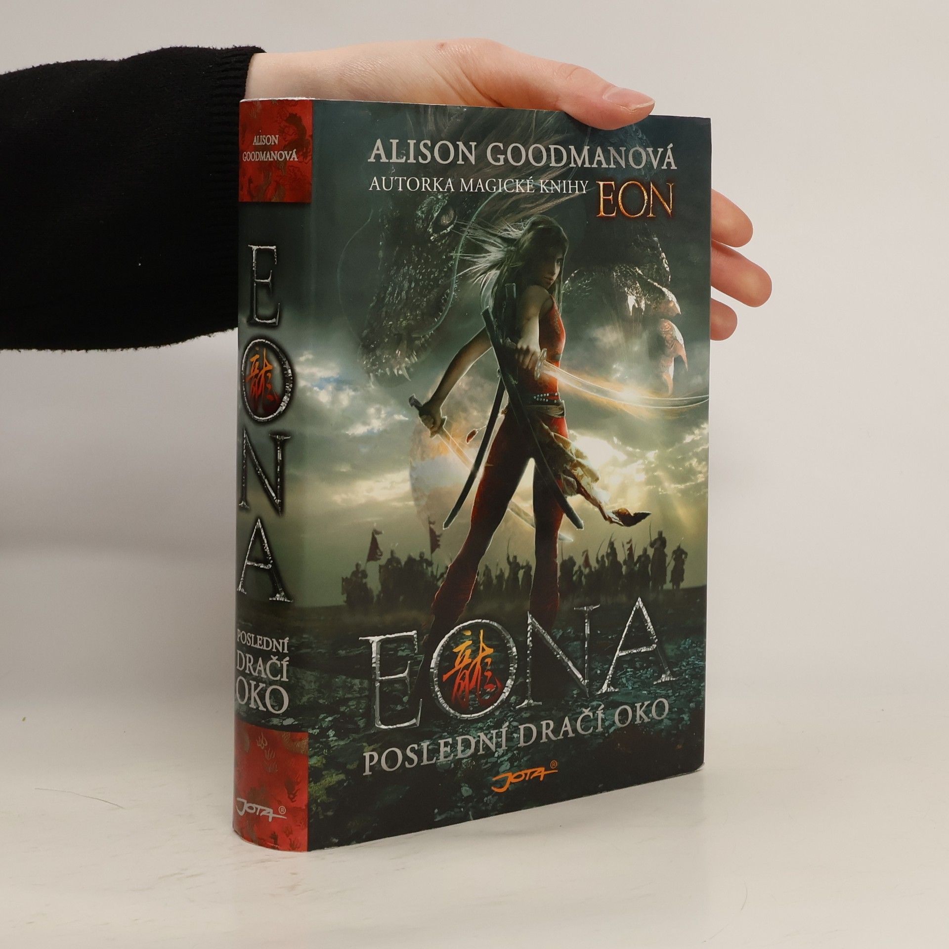 Alison Goodman Eona. Poslední dračí oko
