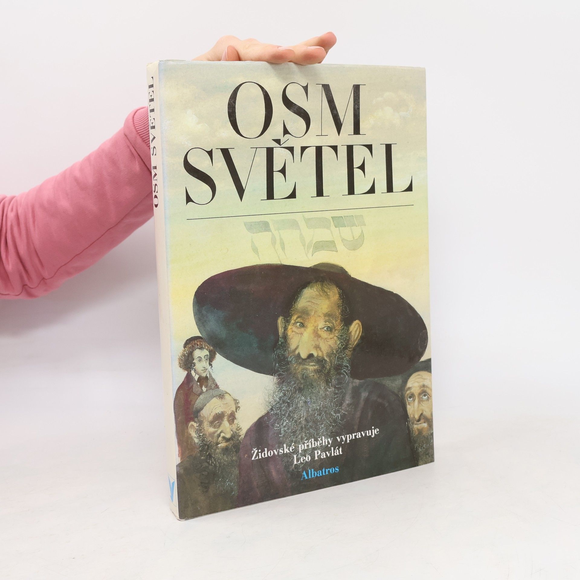 Osm světel