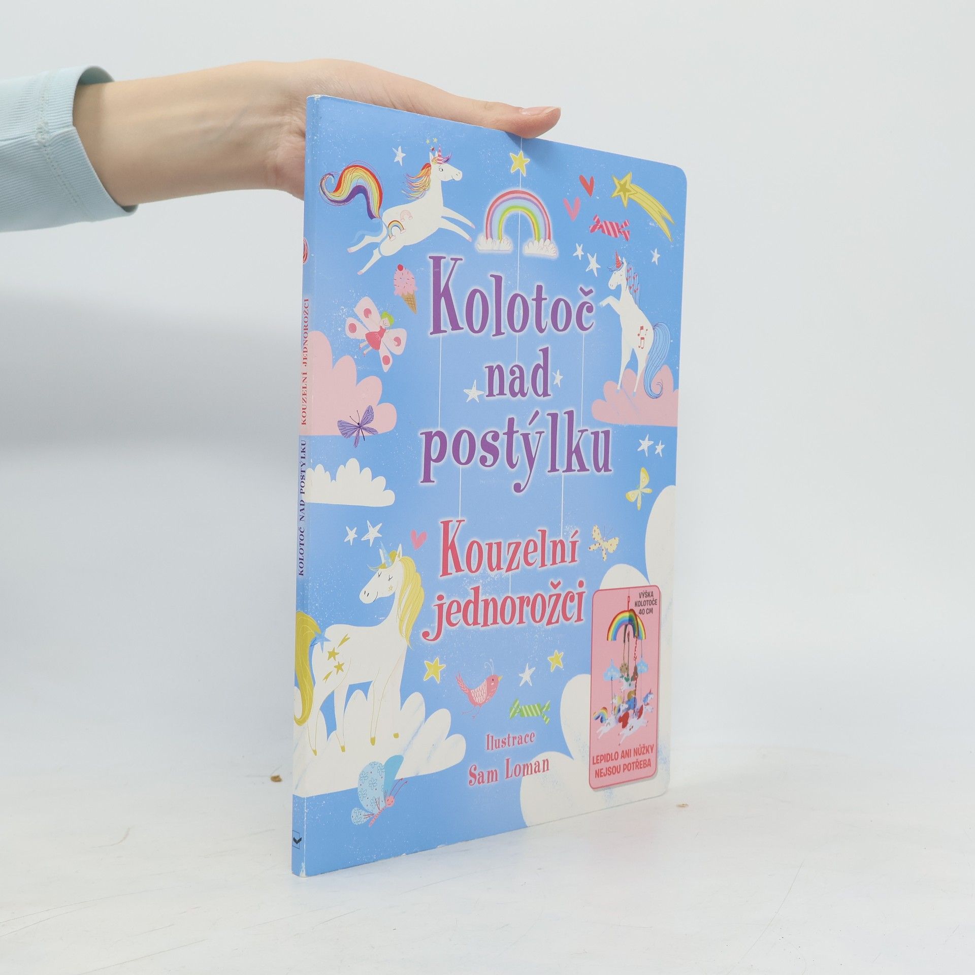 Kolotoč nad postýlku