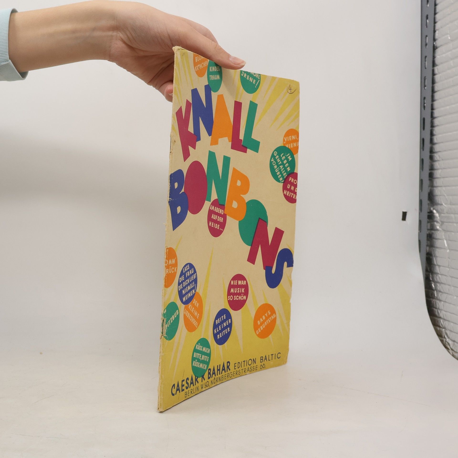 Kolektív autorov Knall Bonbons