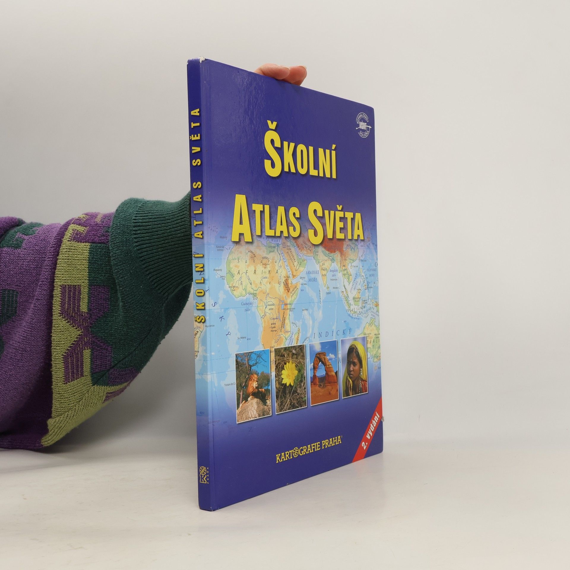 Kolektív autorov Školní atlas světa