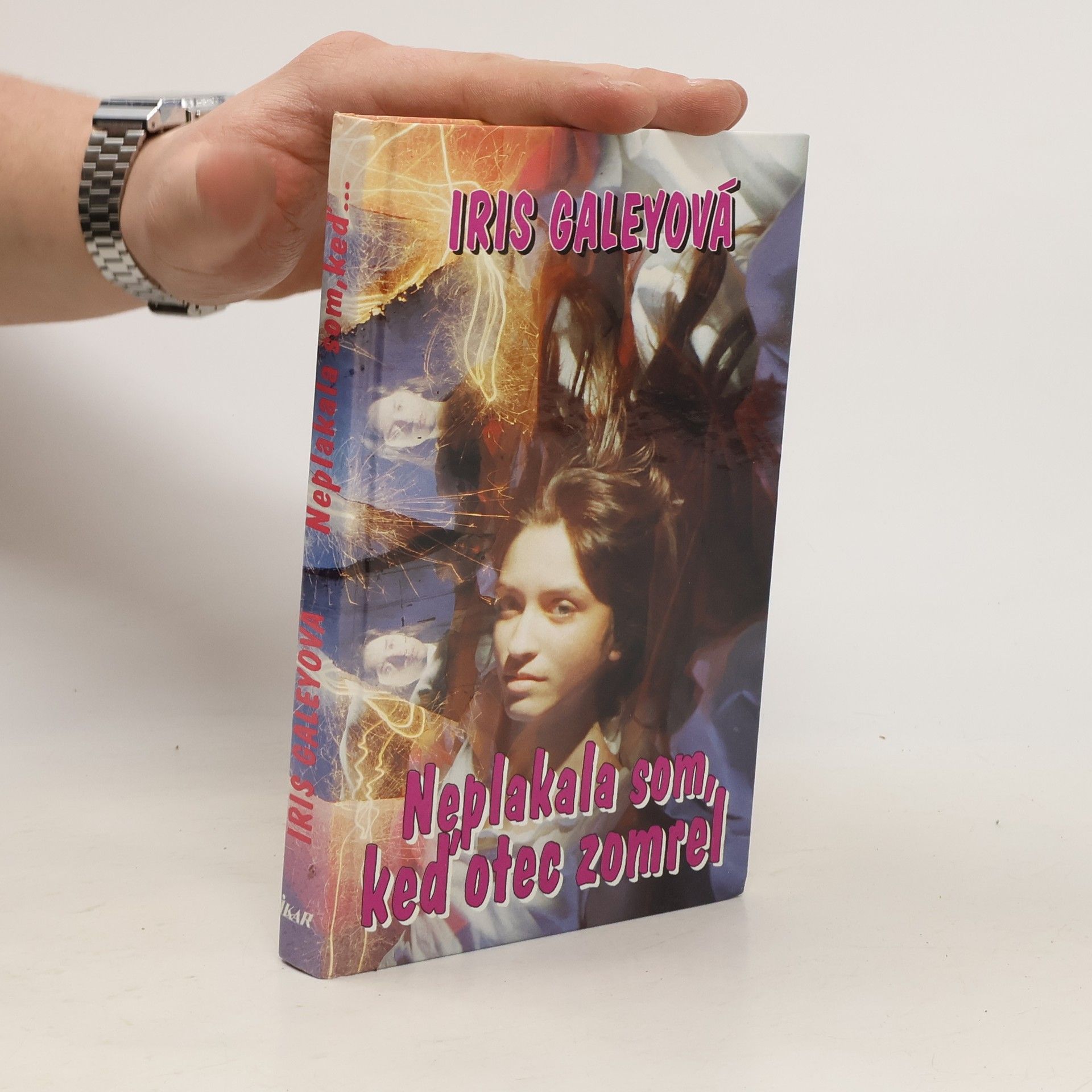 Iris Galey Neplakala som, keď otec zomrel