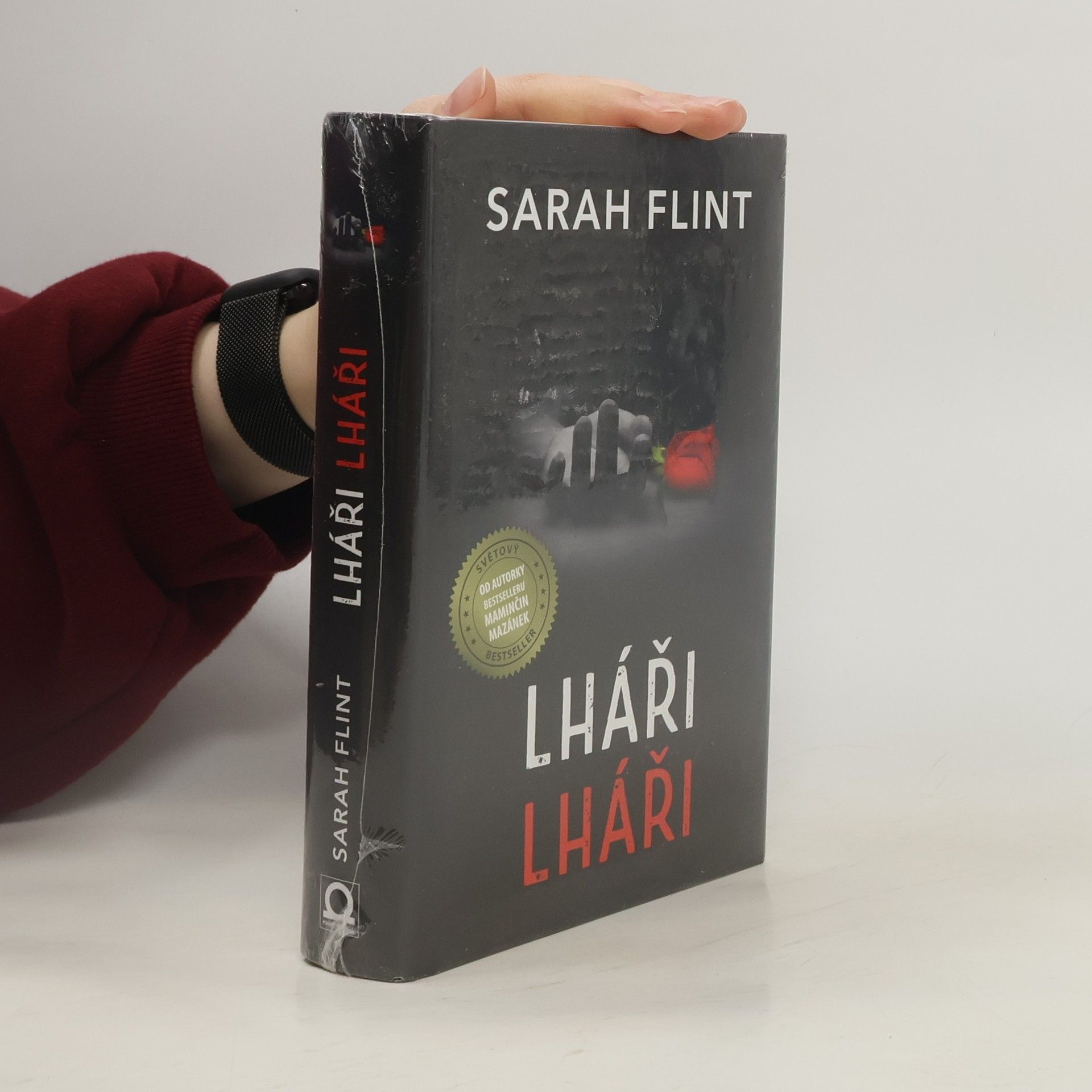 Sarah Flint Lháři, lháři