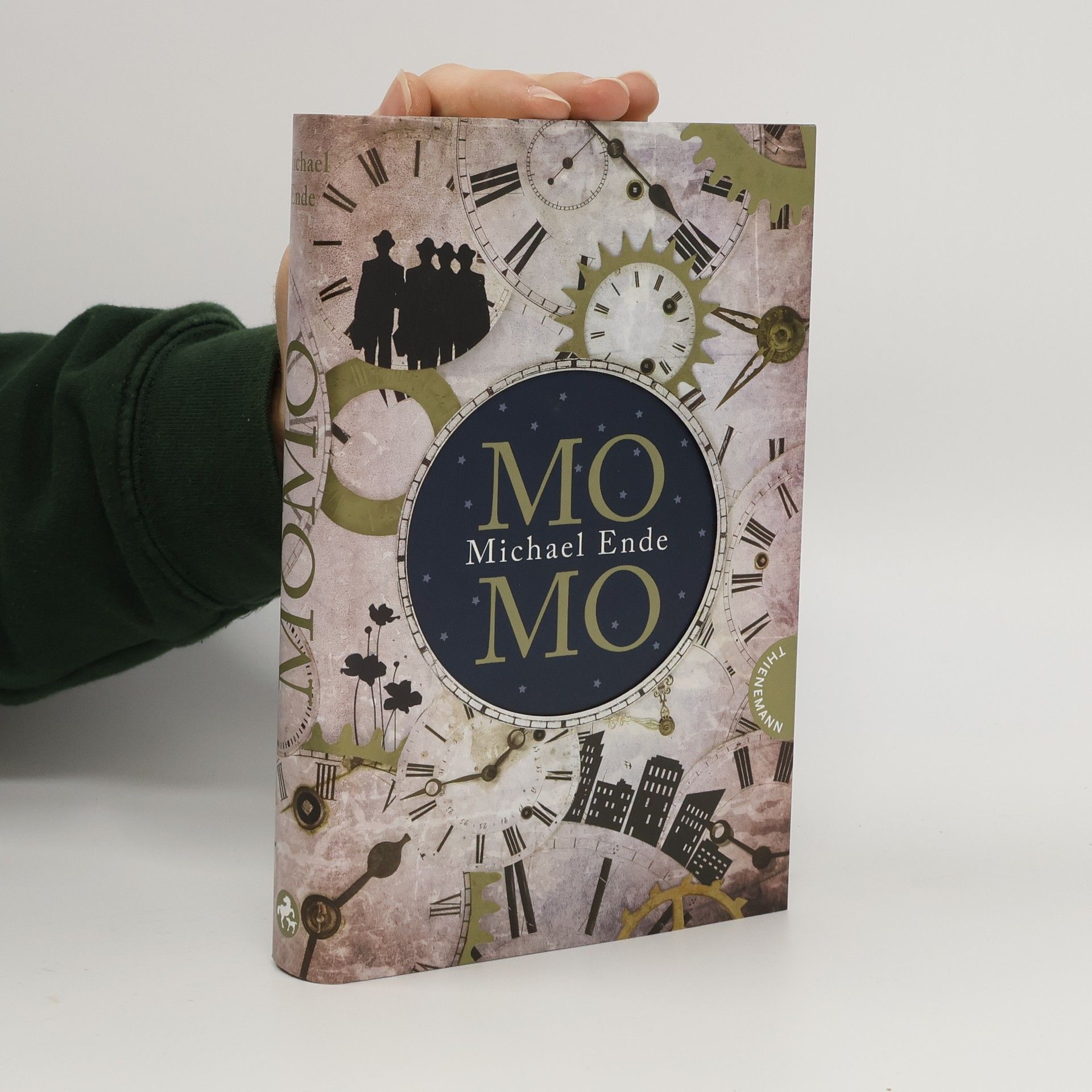 Michael Ende Momo oder Die seltsame Geschichte von den Zeit-Dieben und von dem Kind, das den Menschen die gestohlene Zeit zurückbrachte