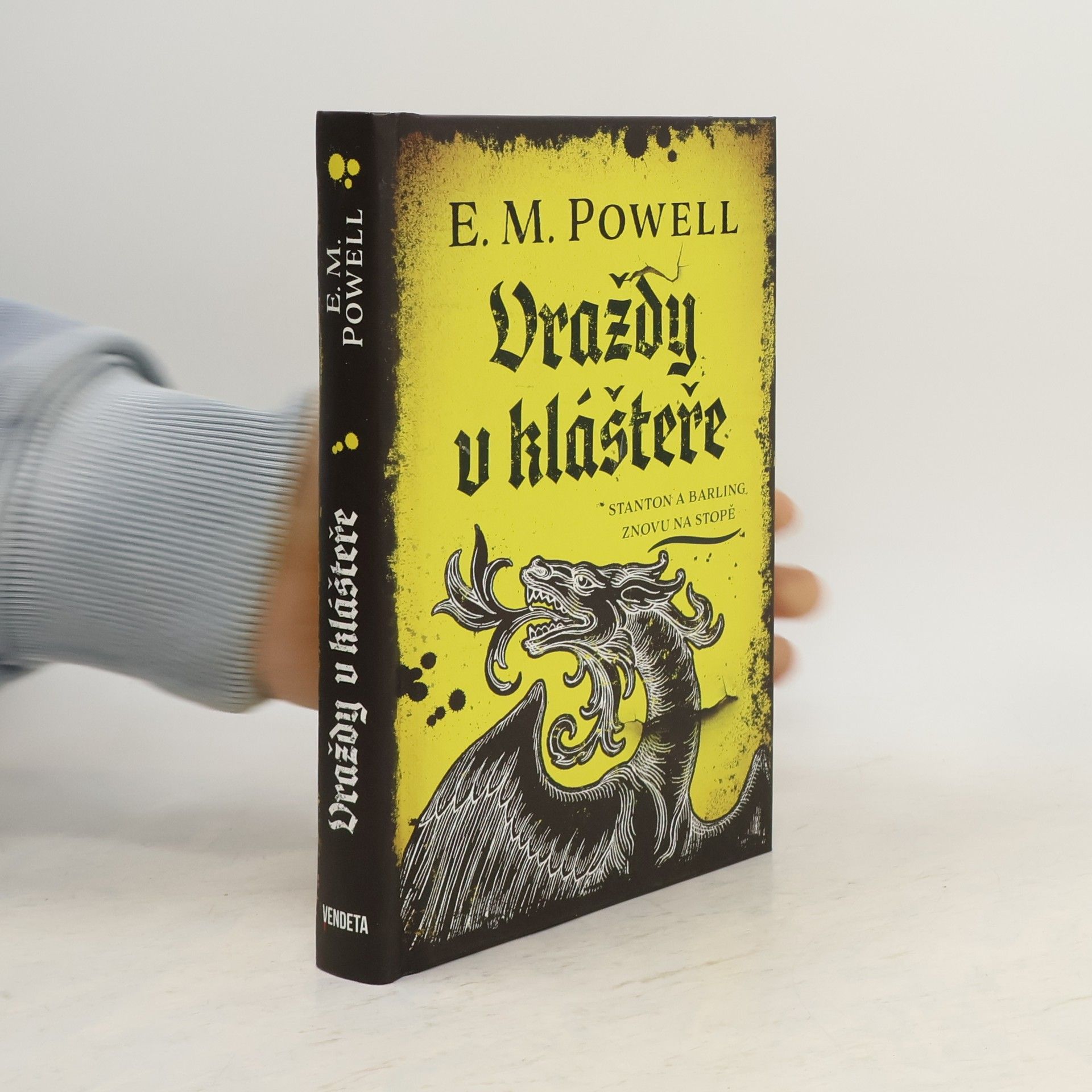 E. M. Powell Vraždy v klášteře