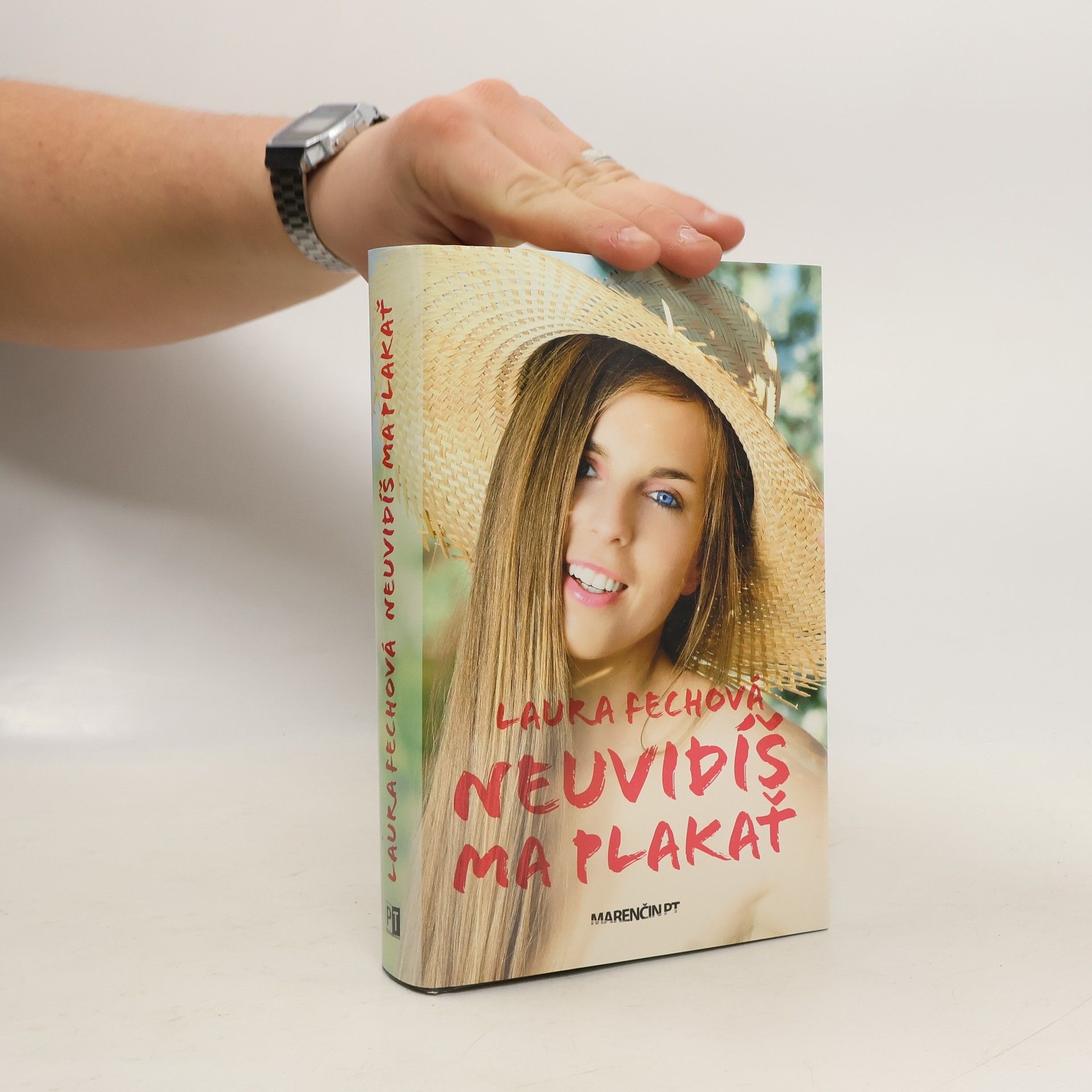 Neuvidíš ma plakať