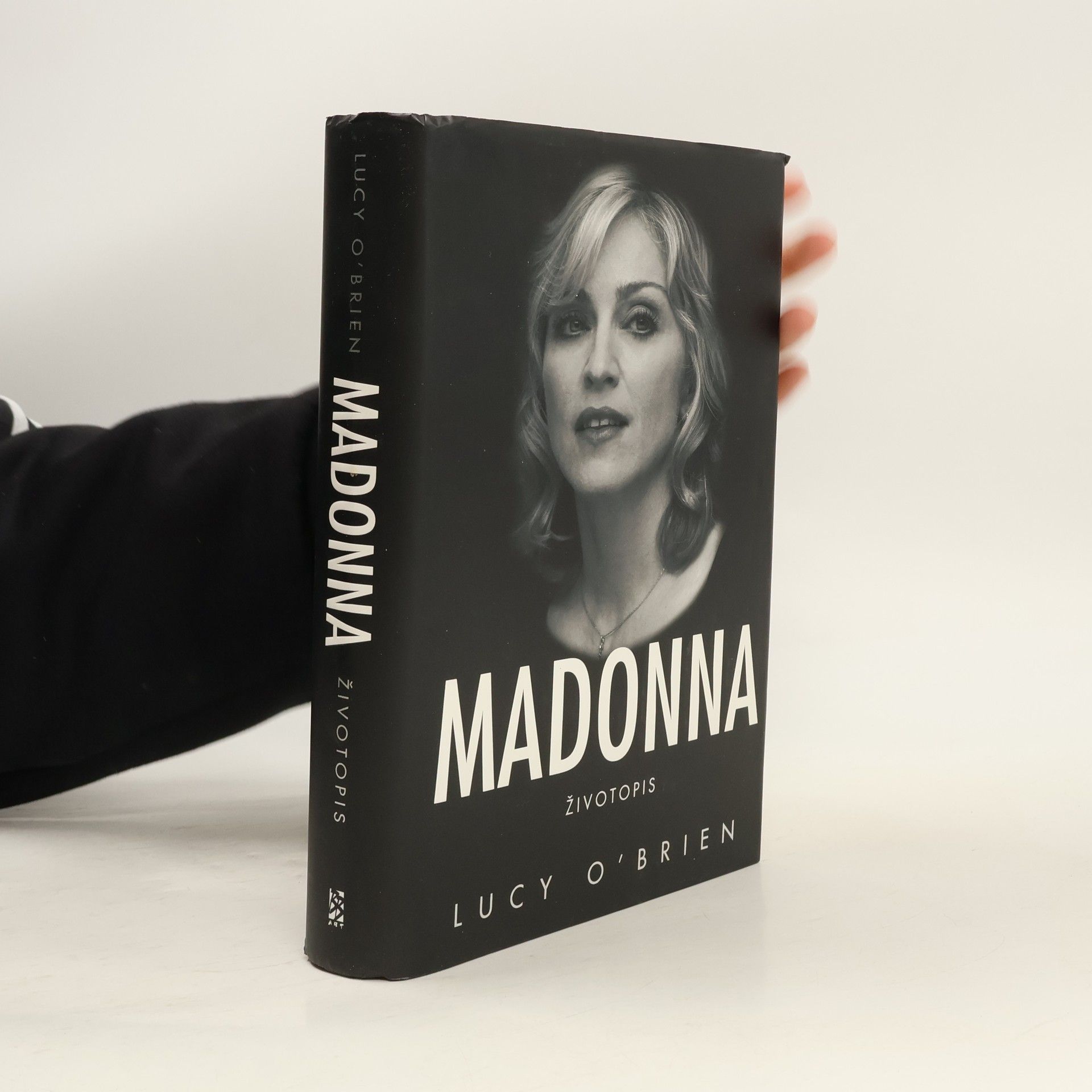 Lucy O'Brien Madonna. Životopis