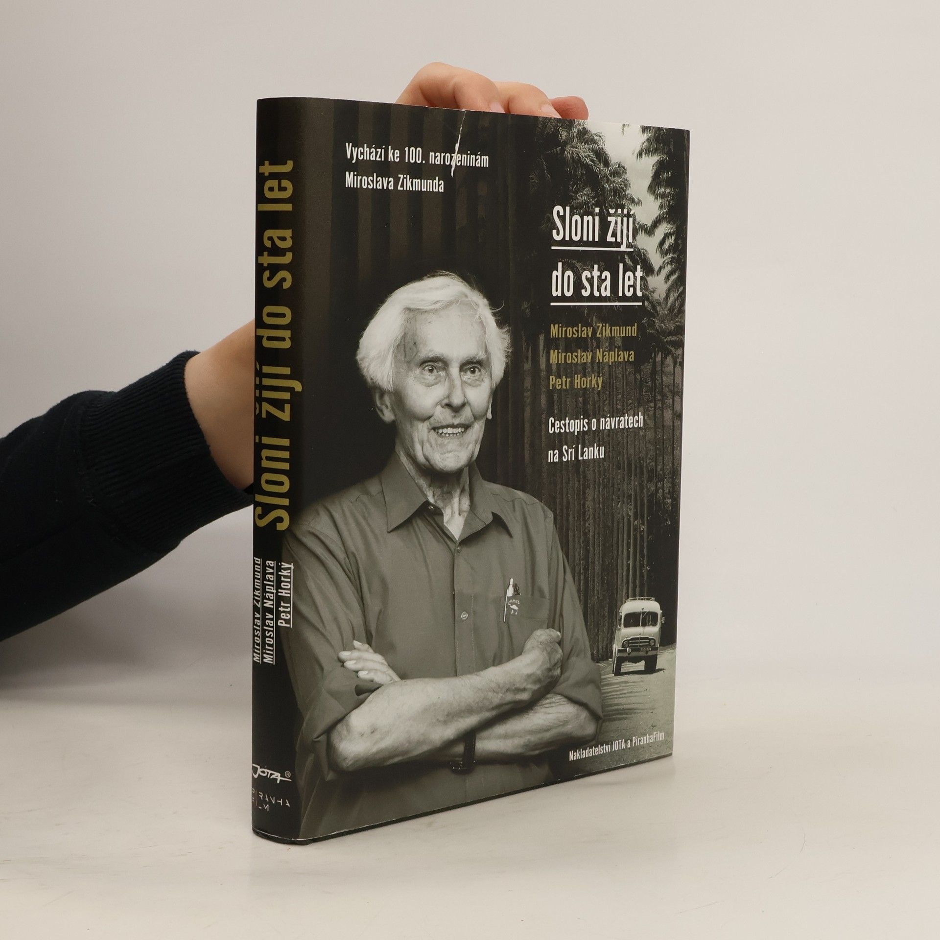 Miroslav Zikmund Sloni žijí do sta let