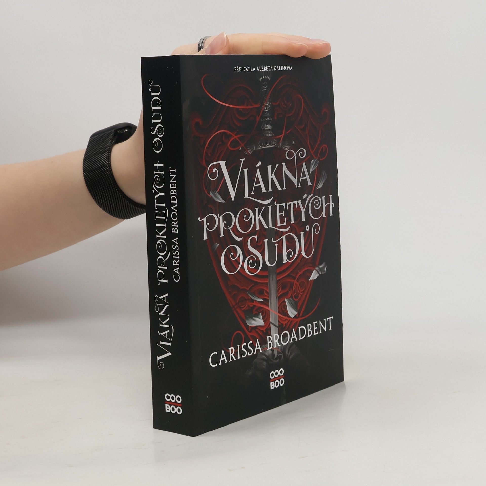 Carissa Broadbent Vlákna prokletých osudů