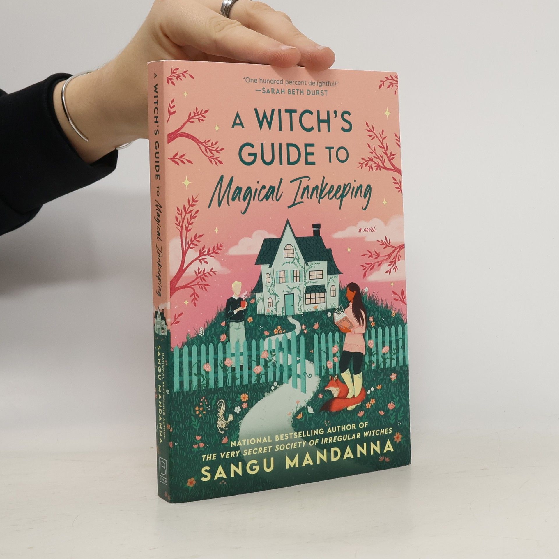 A Witch's Guide to Magical Innkeeping (English Edition)