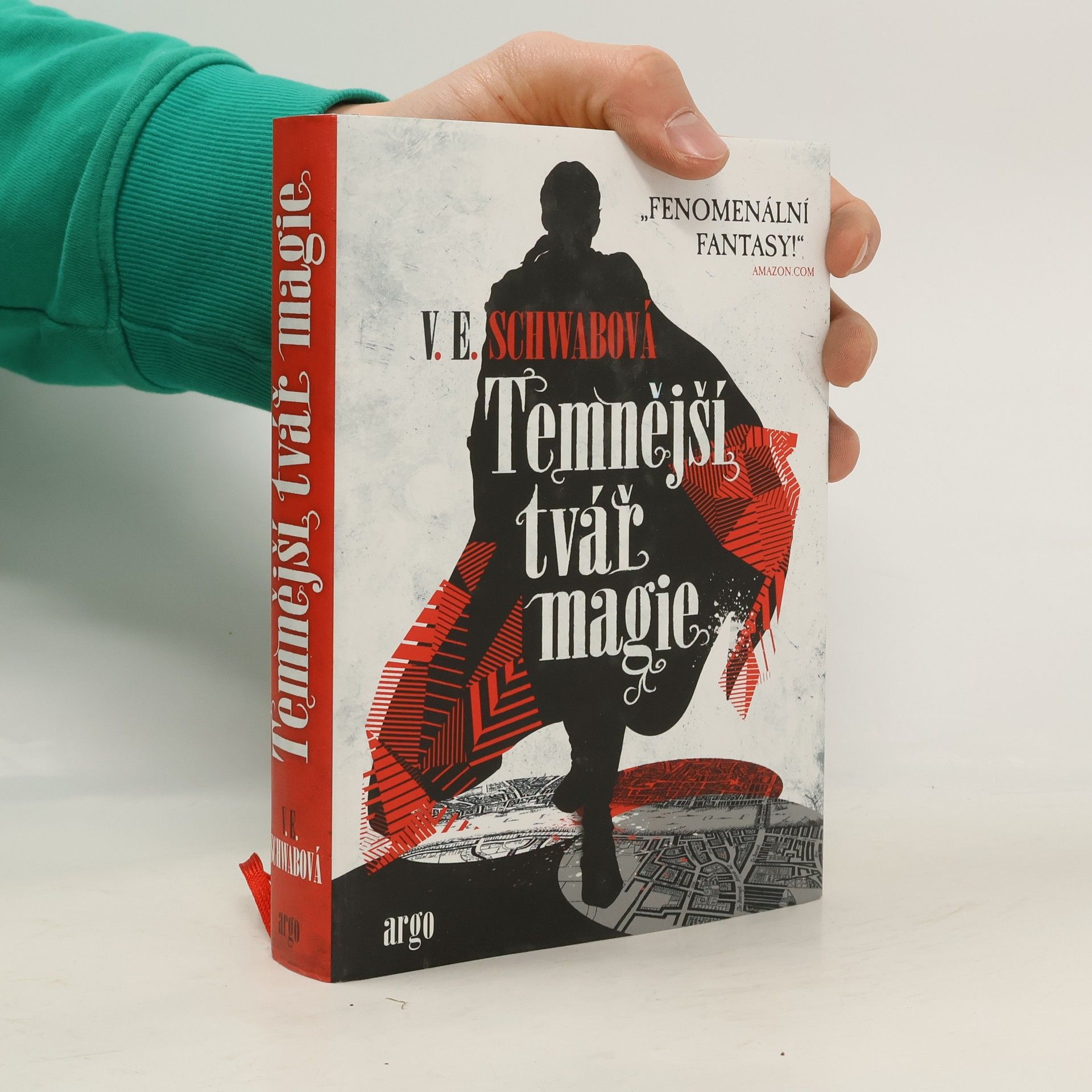 V. E. Schwab Temnější tvář magie