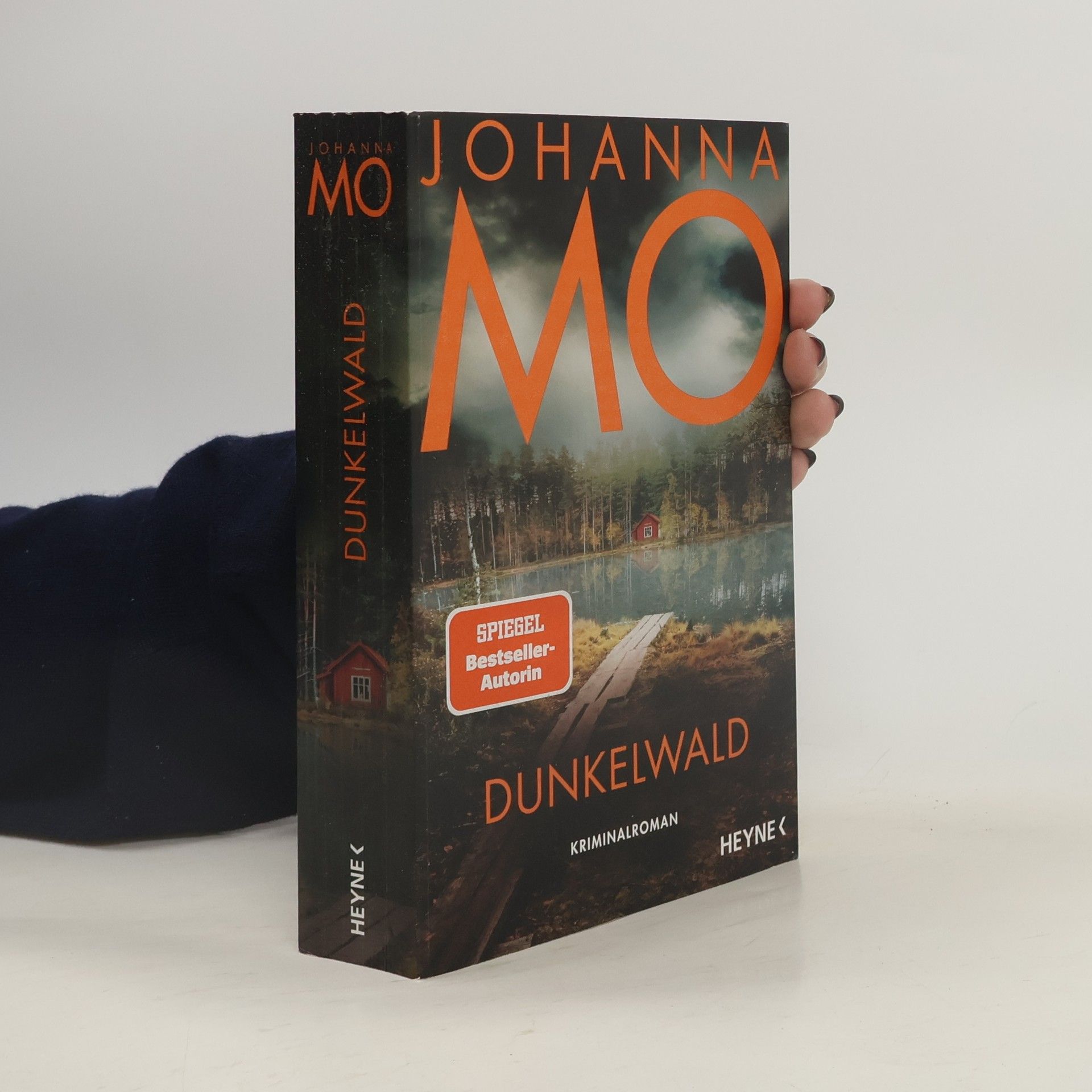 Johanna Mo Dunkelwald