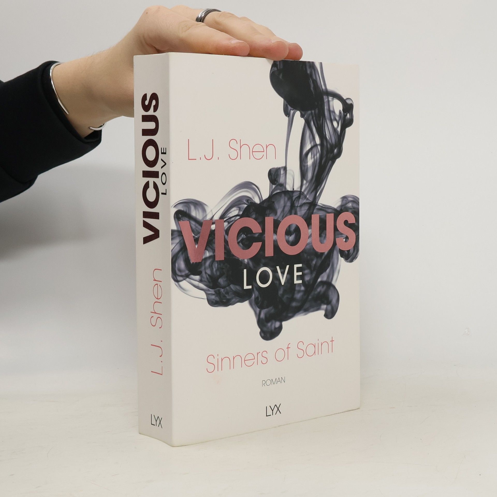 L. J. Shen Vicious Love. Twisted Love. Scandal Love. Broken Love