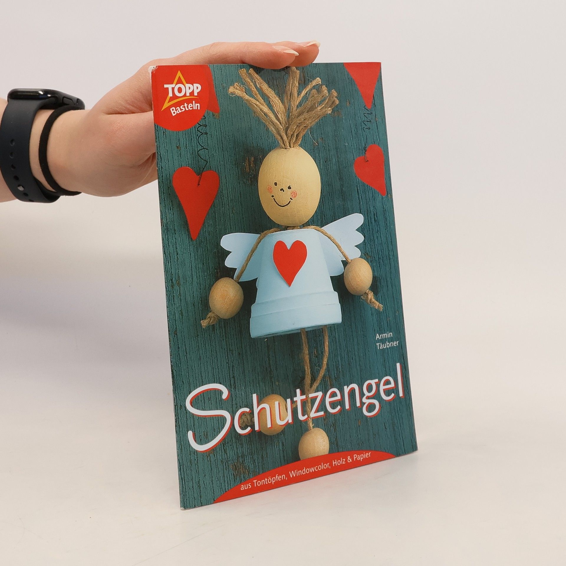 Armin Täubner Schutzengel aus Tontöpfen, Windowcolor, Holz & Papier
