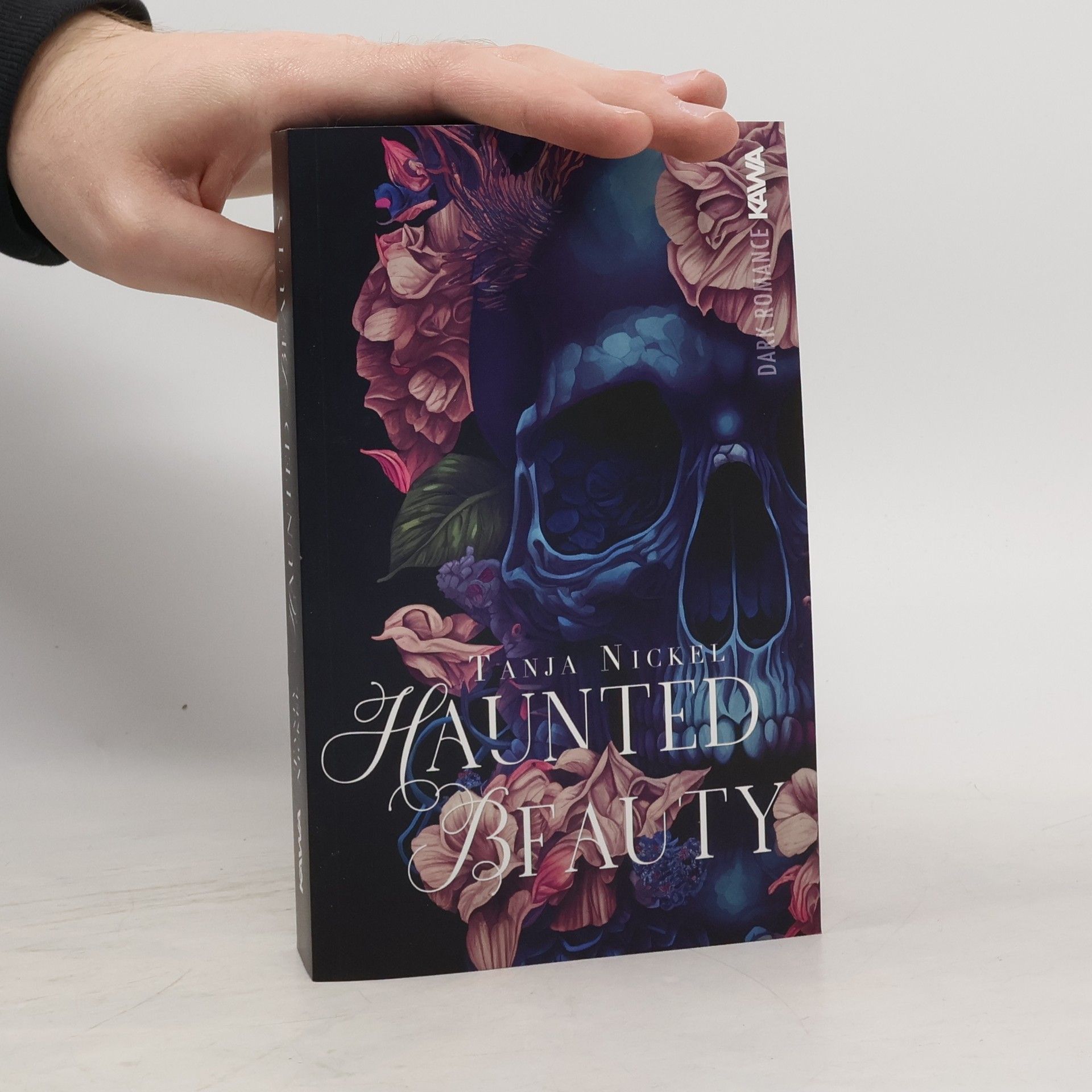 Haunted Beauty. Mit wunderschönem Farbschnitt