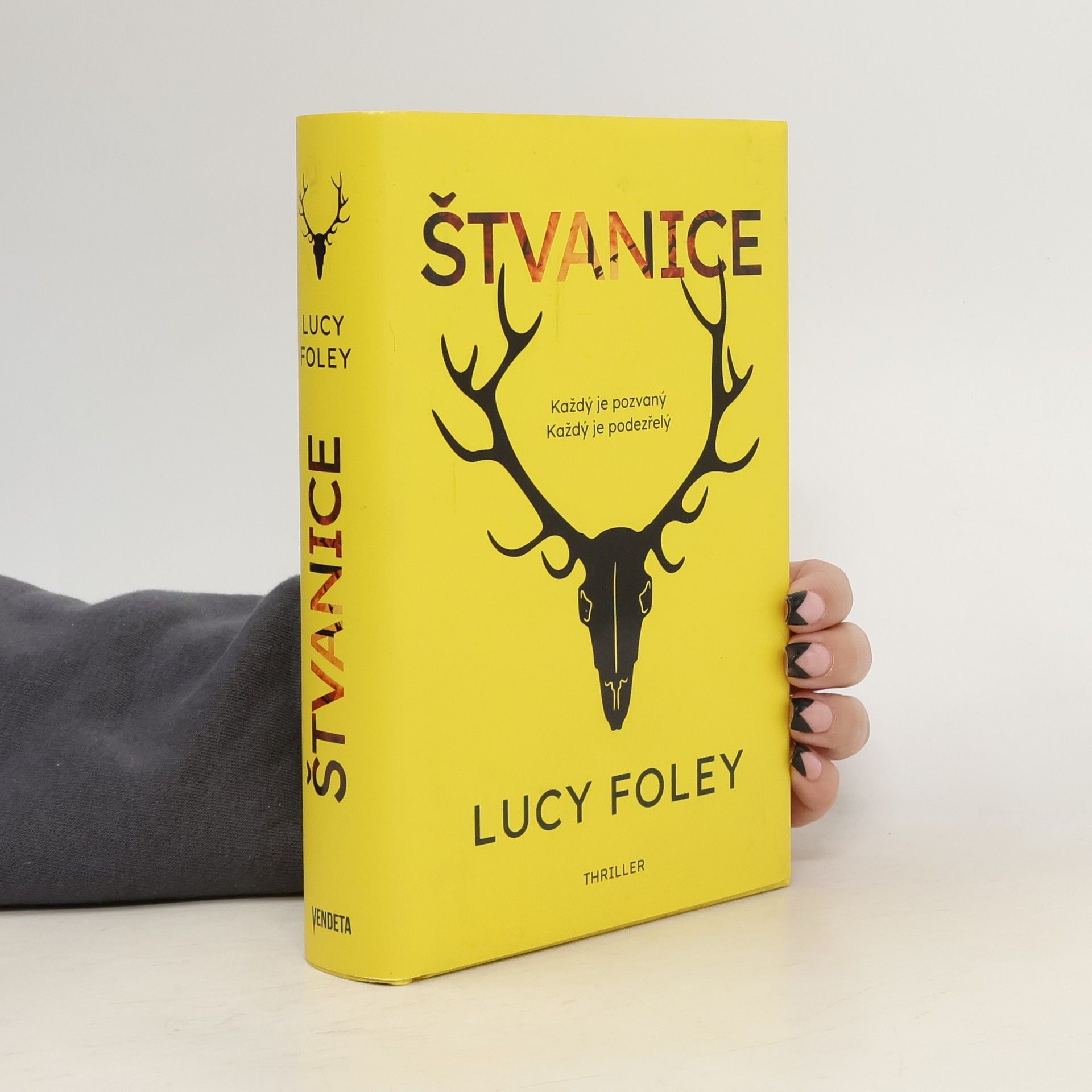 Lucy Foley Štvanice