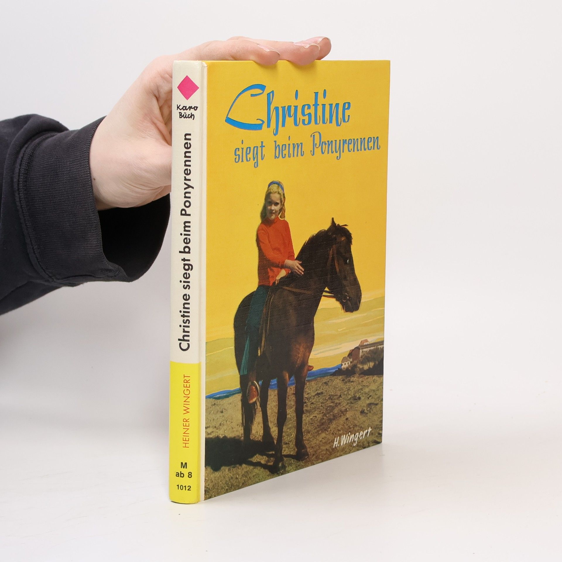 Christine siegt beim Ponyrennen