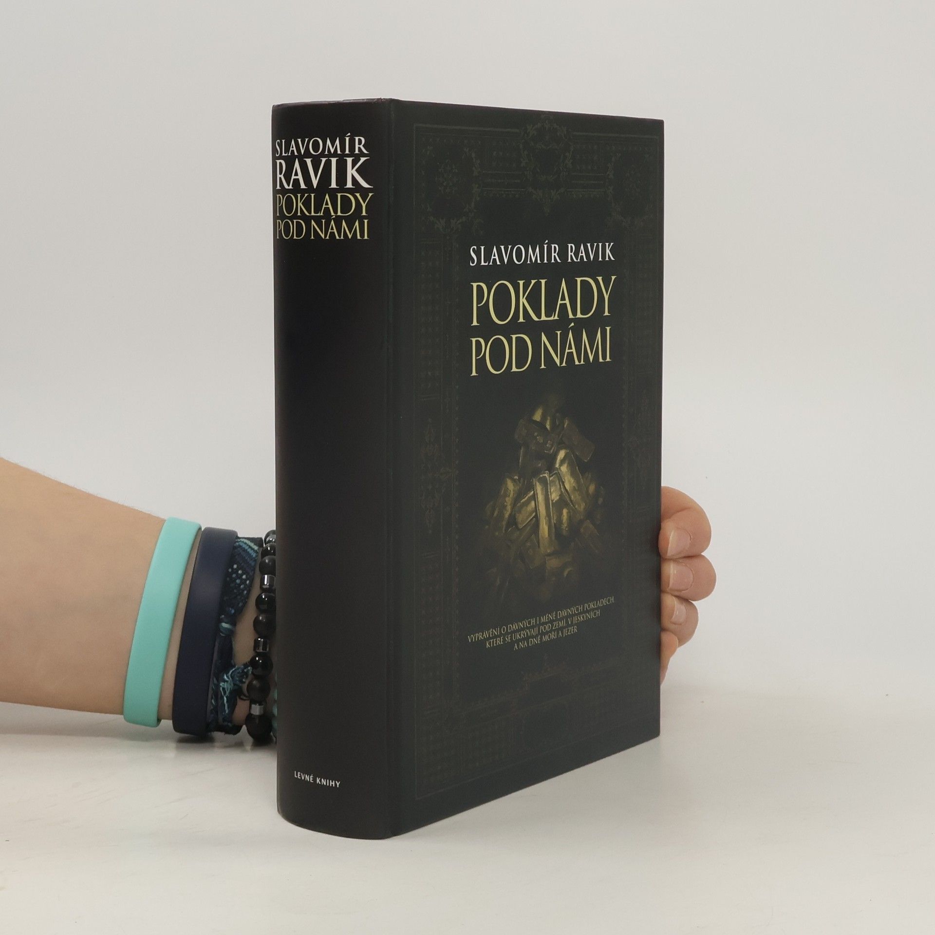 Slavomír Ravik Poklady pod námi