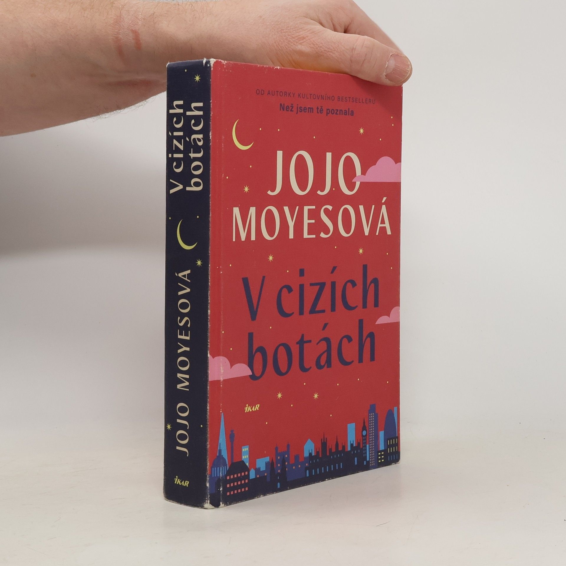 Jojo Moyes V cizích botách