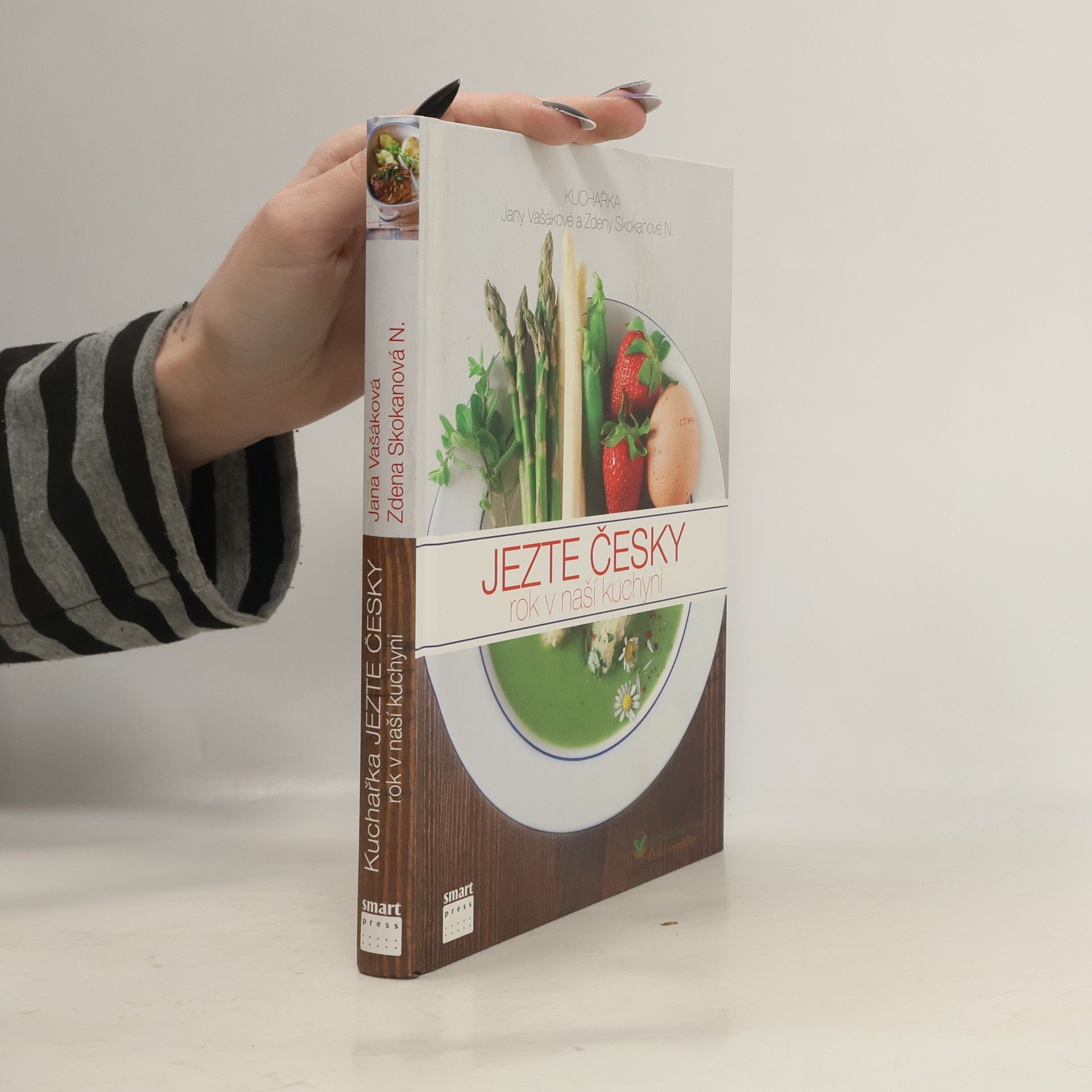 Jana Vašáková Jezte česky : rok v naší kuchyni