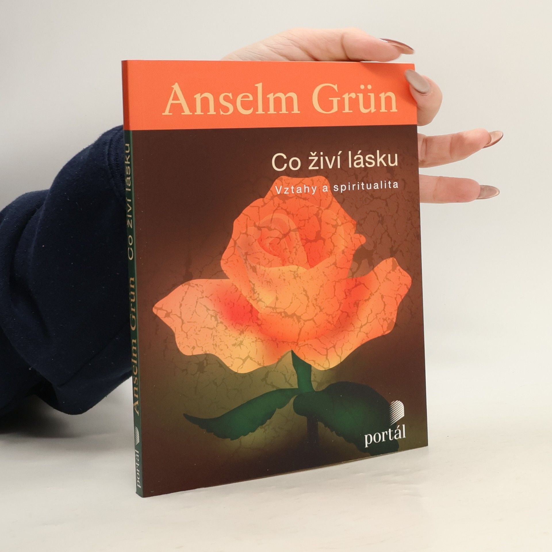 Anselm Grün Co živí lásku : vztahy a spiritualita