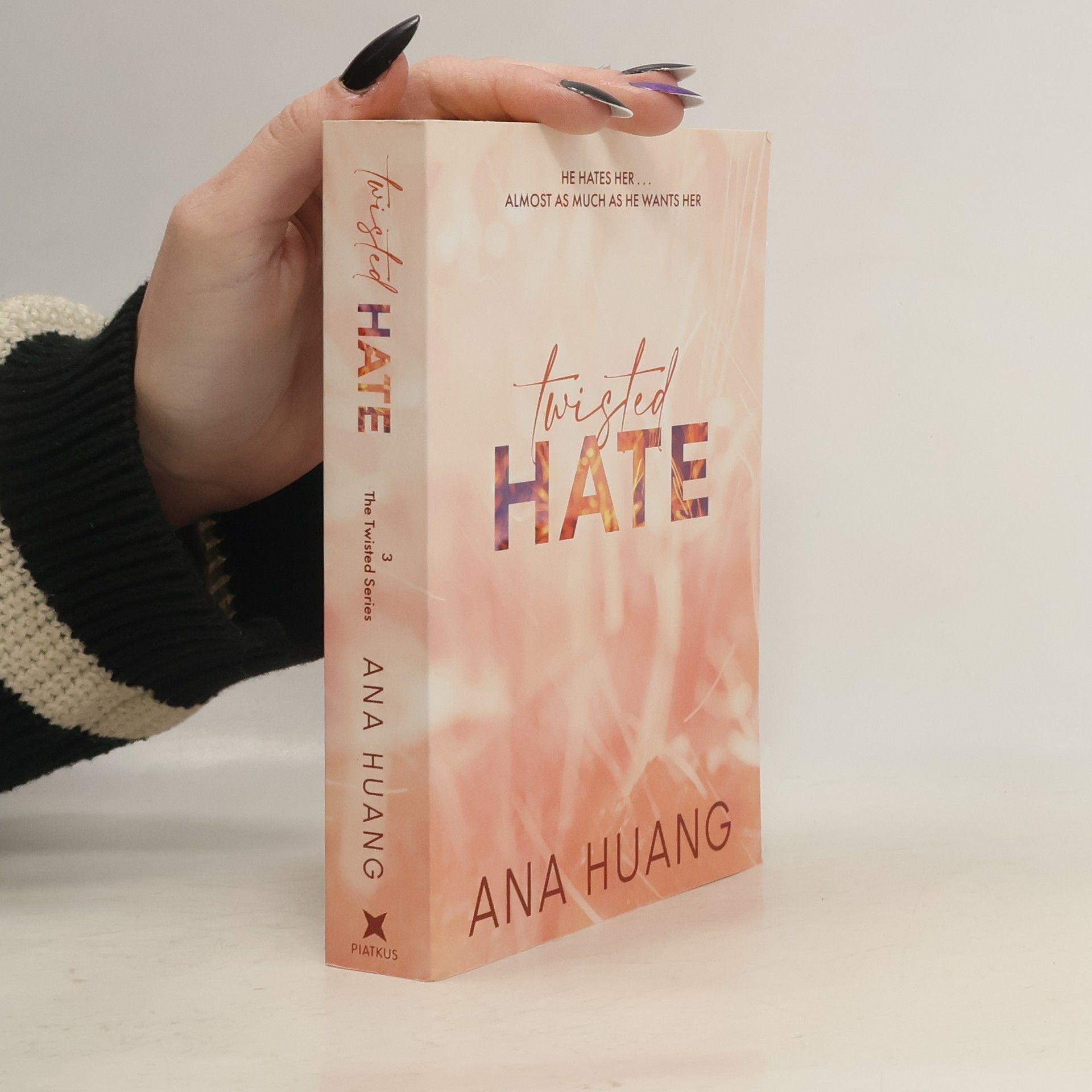 Ana Huang Twisted hate. Twisted book three