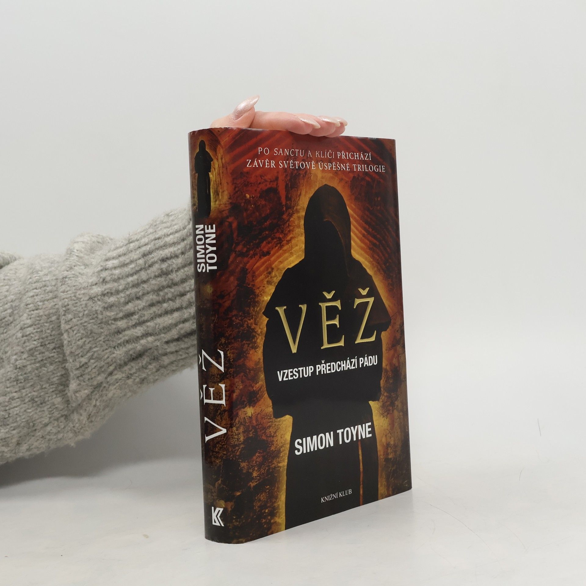 Simon Toyne Věž