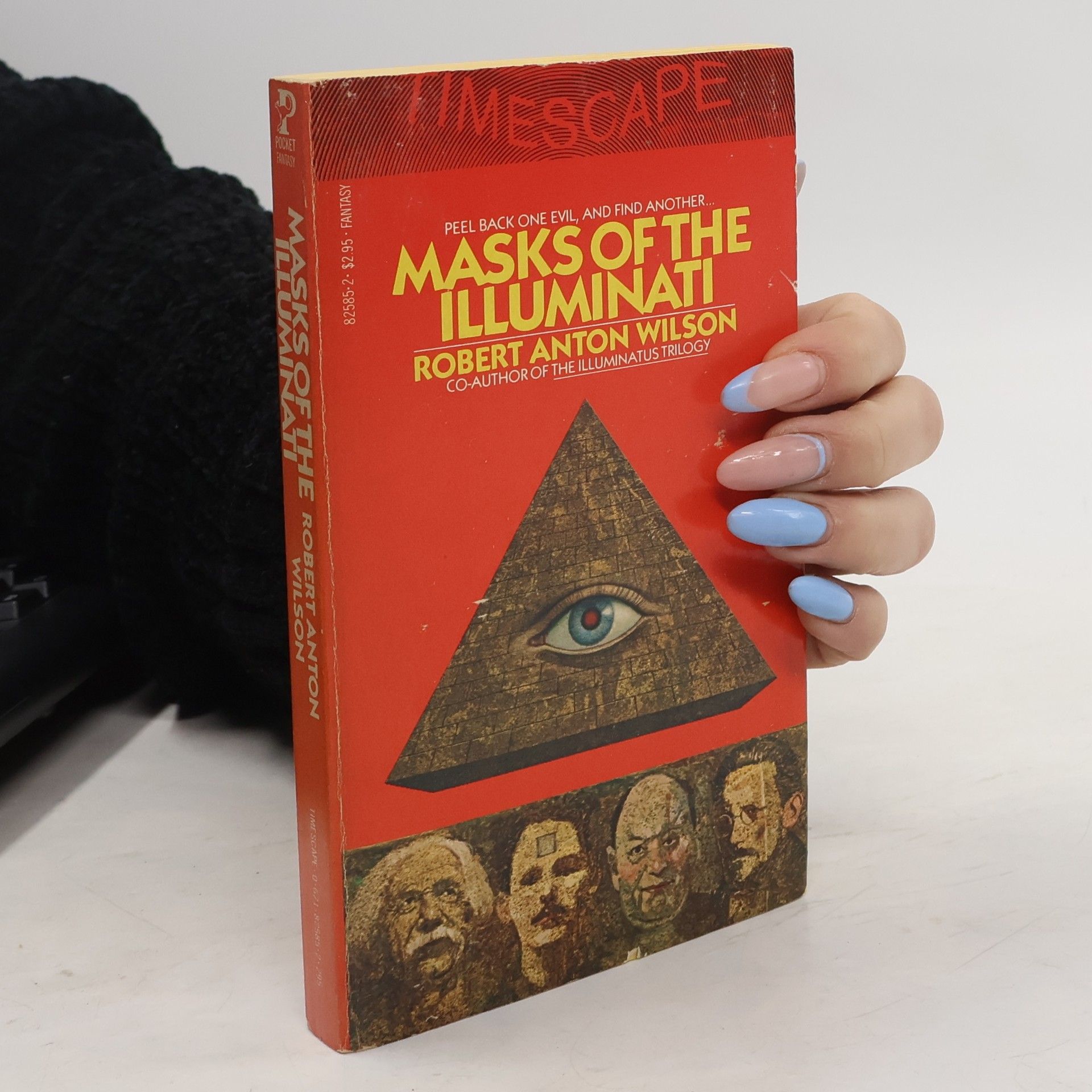 Robert Anton Wilson Masks of the Illuminati