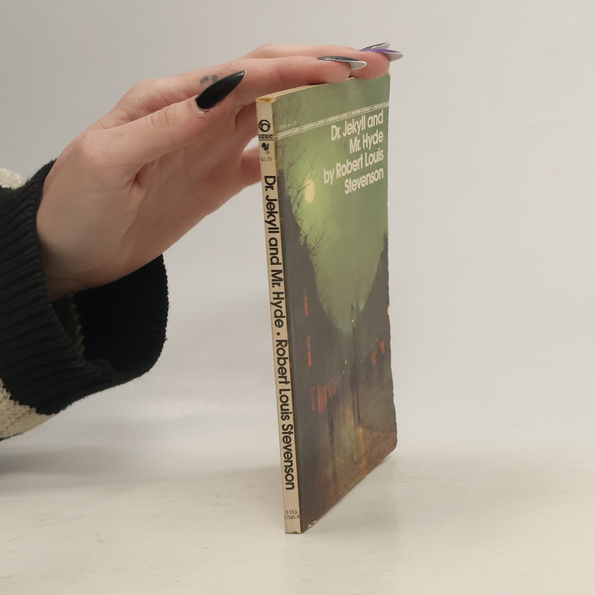 Robert Louis Stevenson Bantam Classic: Dr. Jekyll and Mr. Hyde