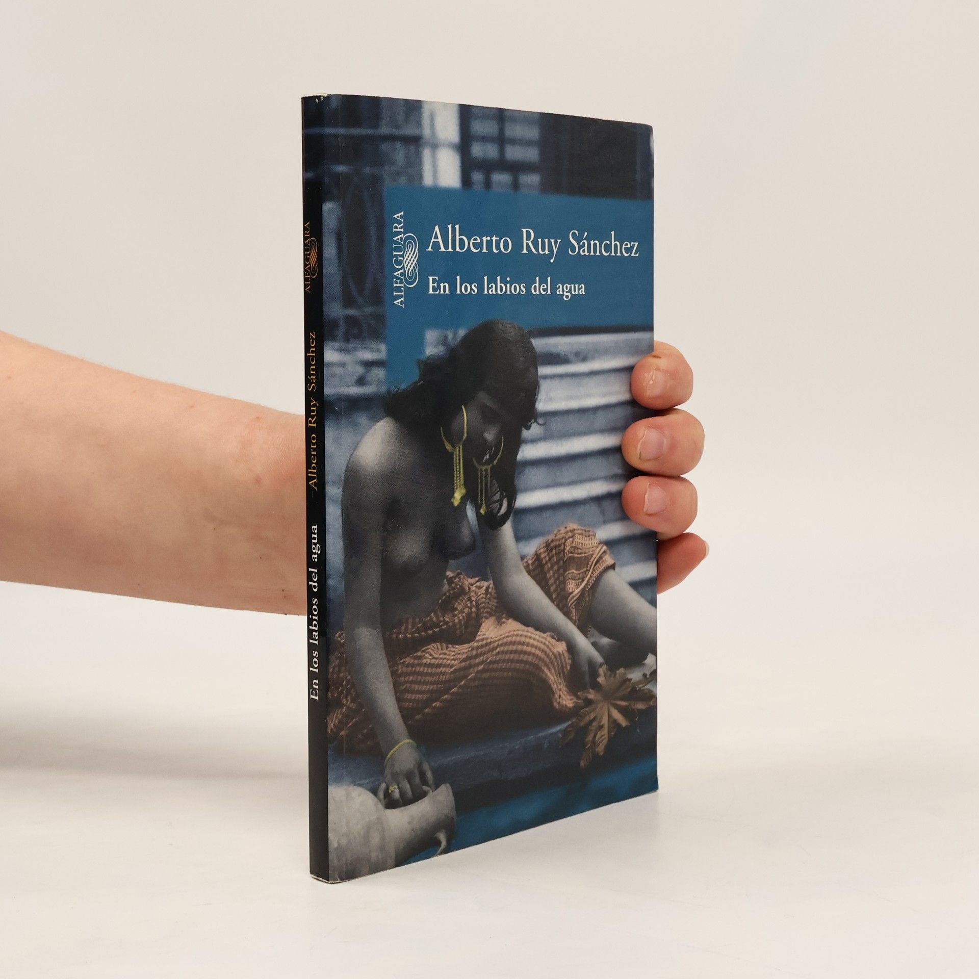 En los labios del agua