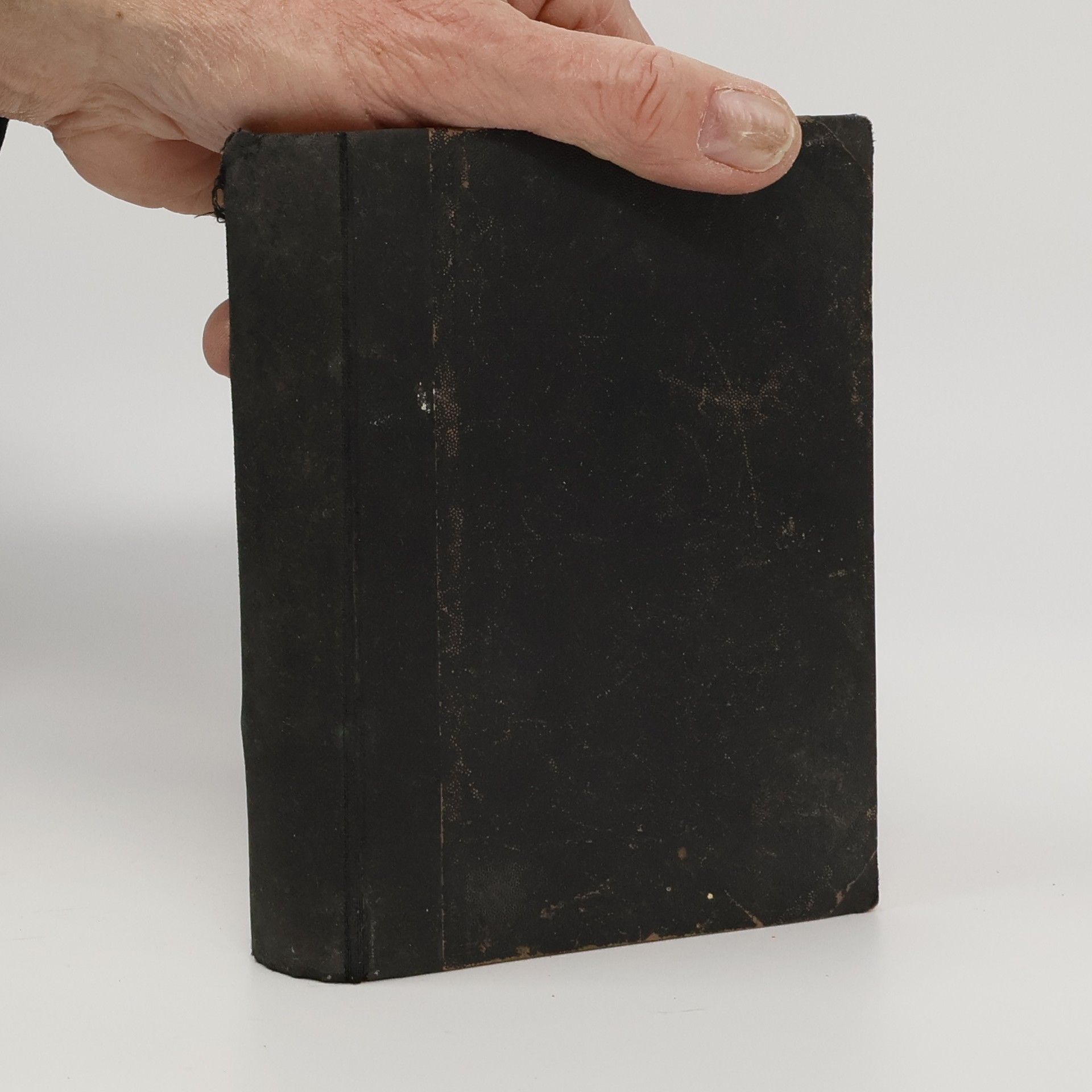 Na stříbrném globu