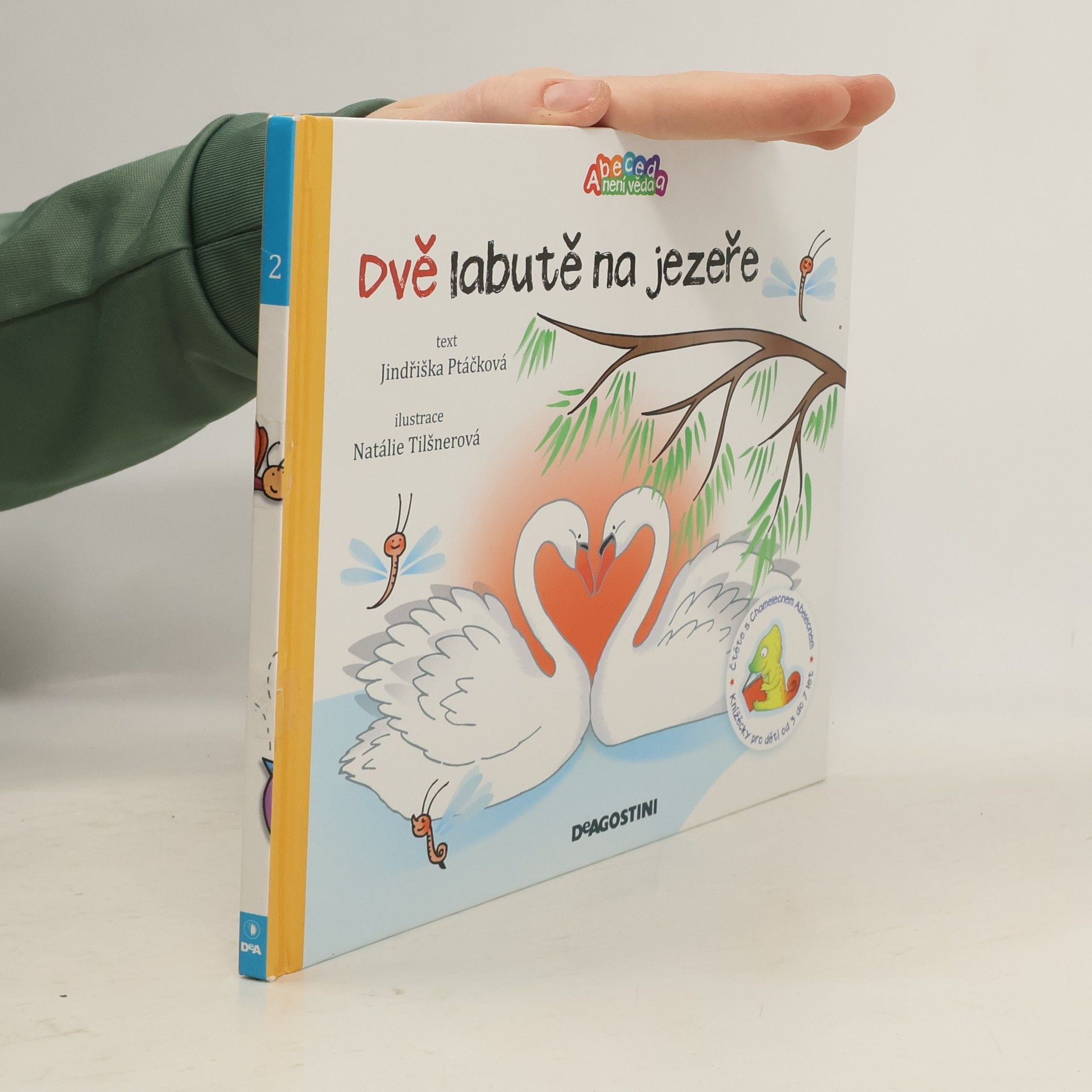 Jindřiška Ptáčková Dvě labutě na jezeře