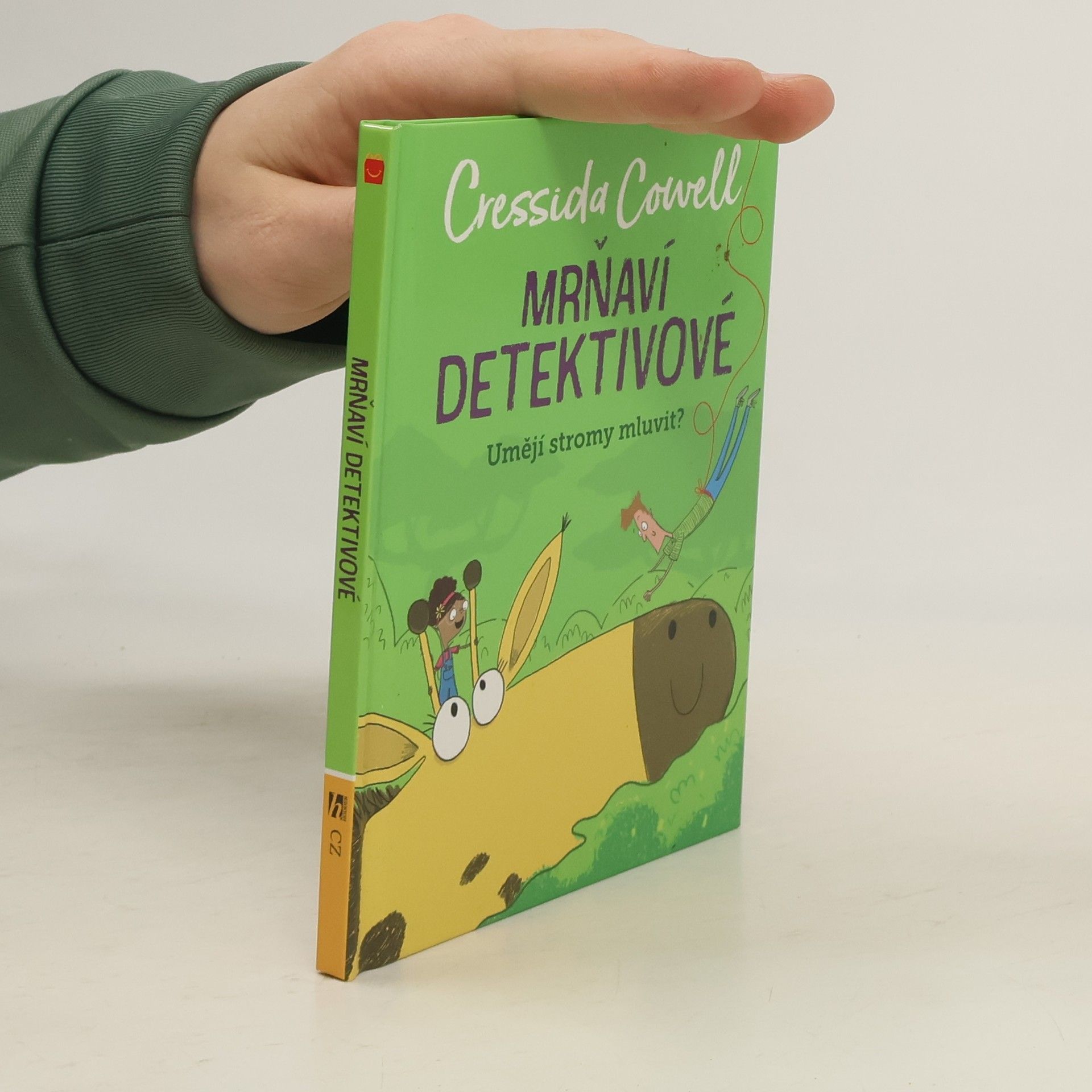 Cressida Cowell Mrňaví detektivové. Umějí stromy mluvit?