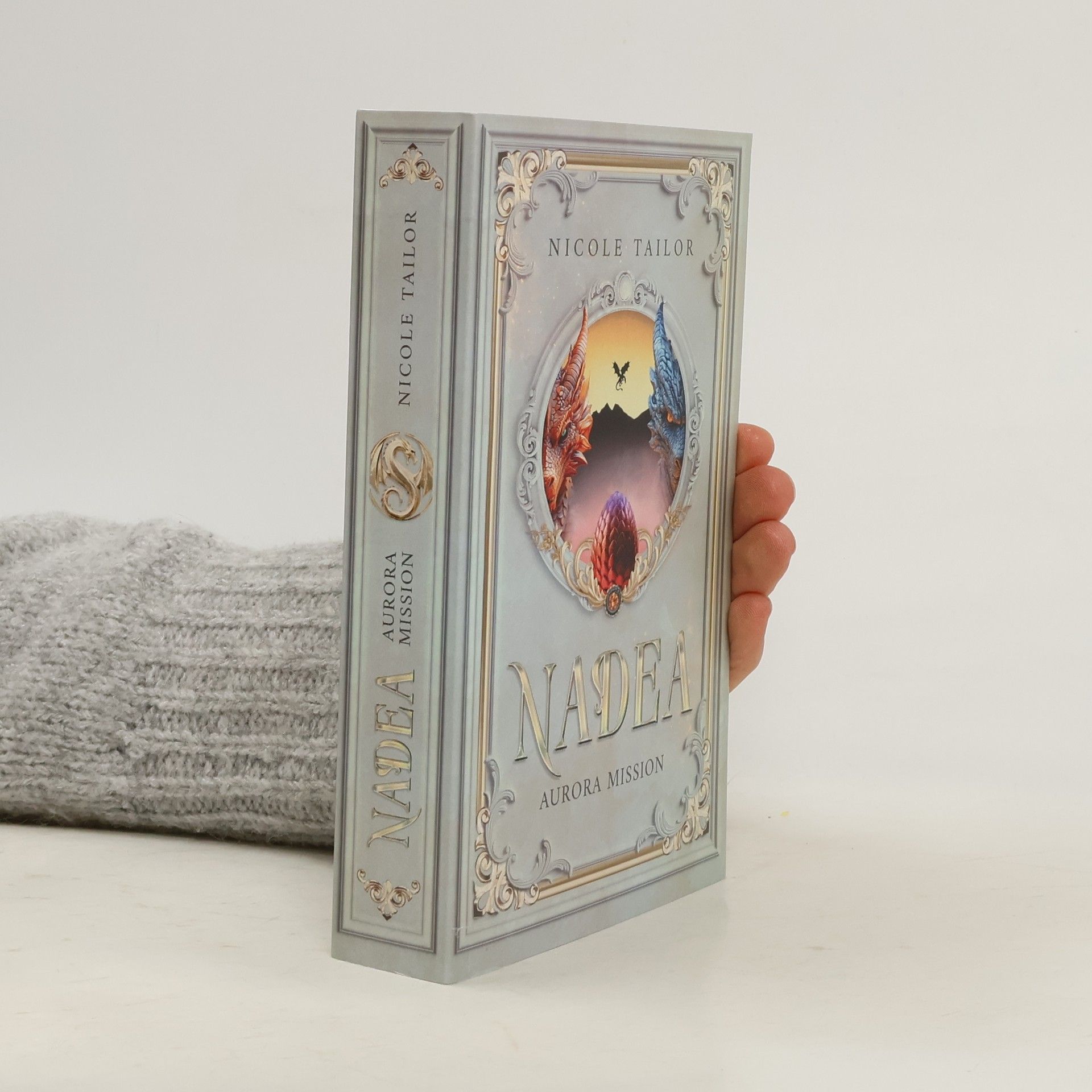 Tailor Nicole Nadea - Aurora Mission