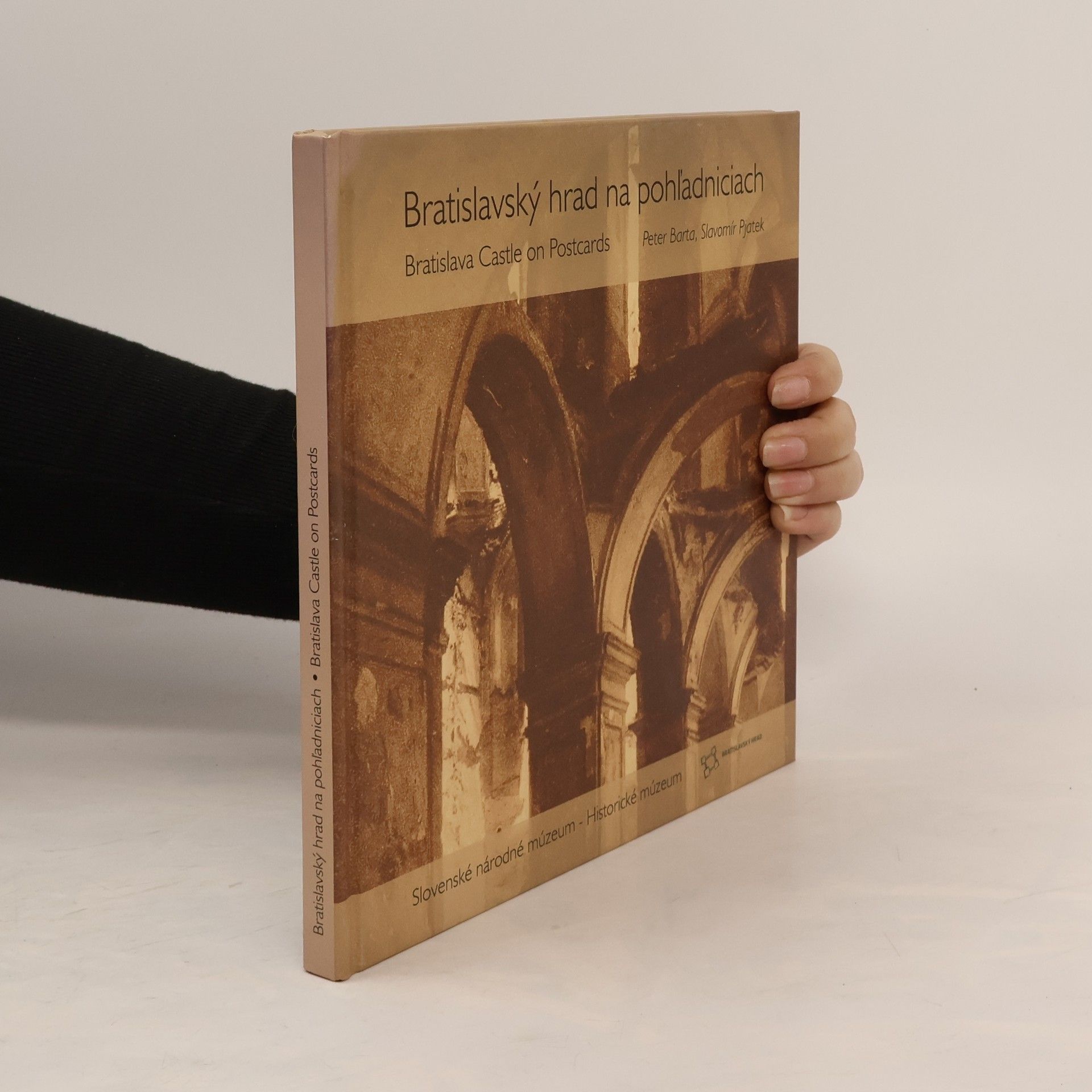 Peter Barta Bratislavský hrad na pohľadniciach