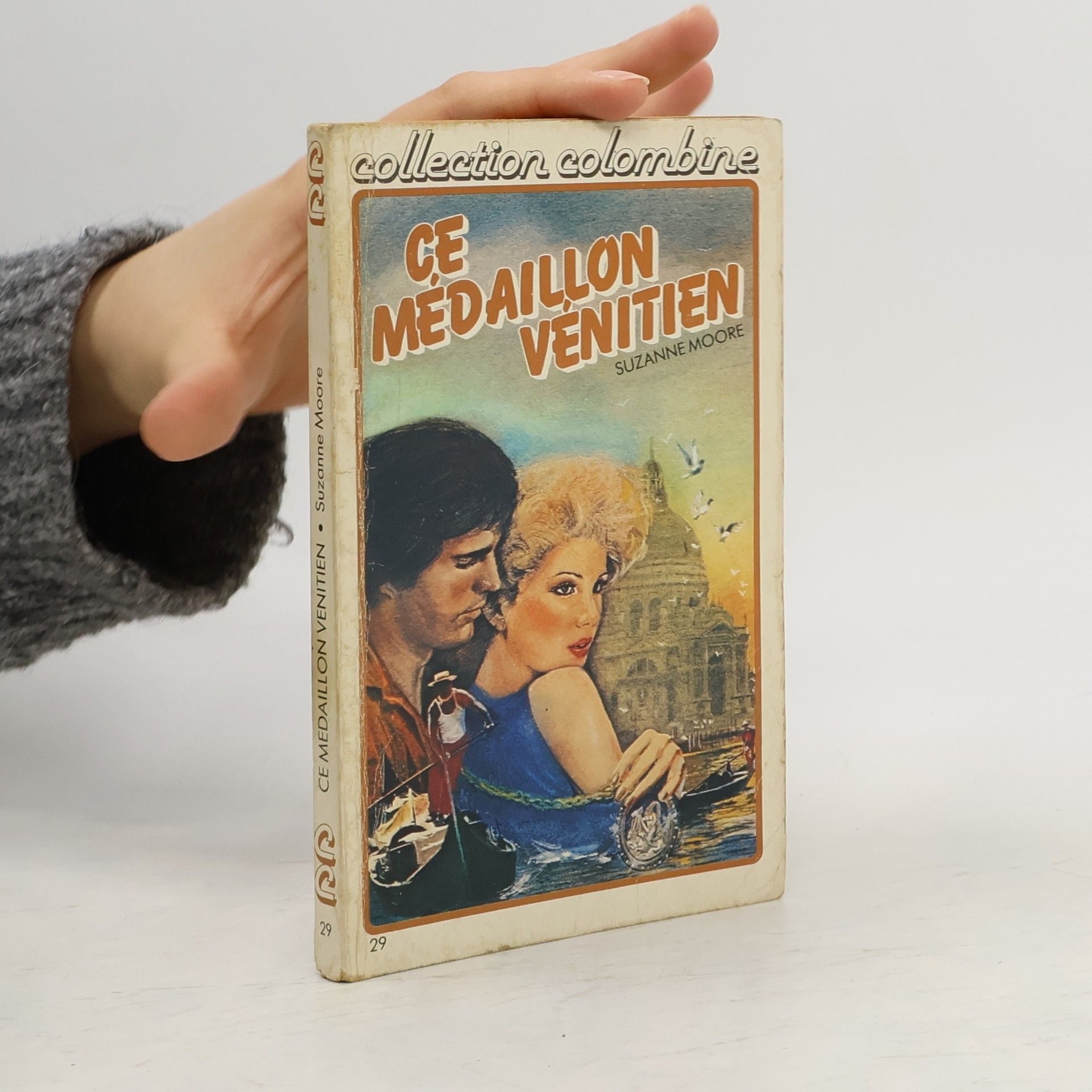 Collection Colombine - 29: Ce médaillon vénitien