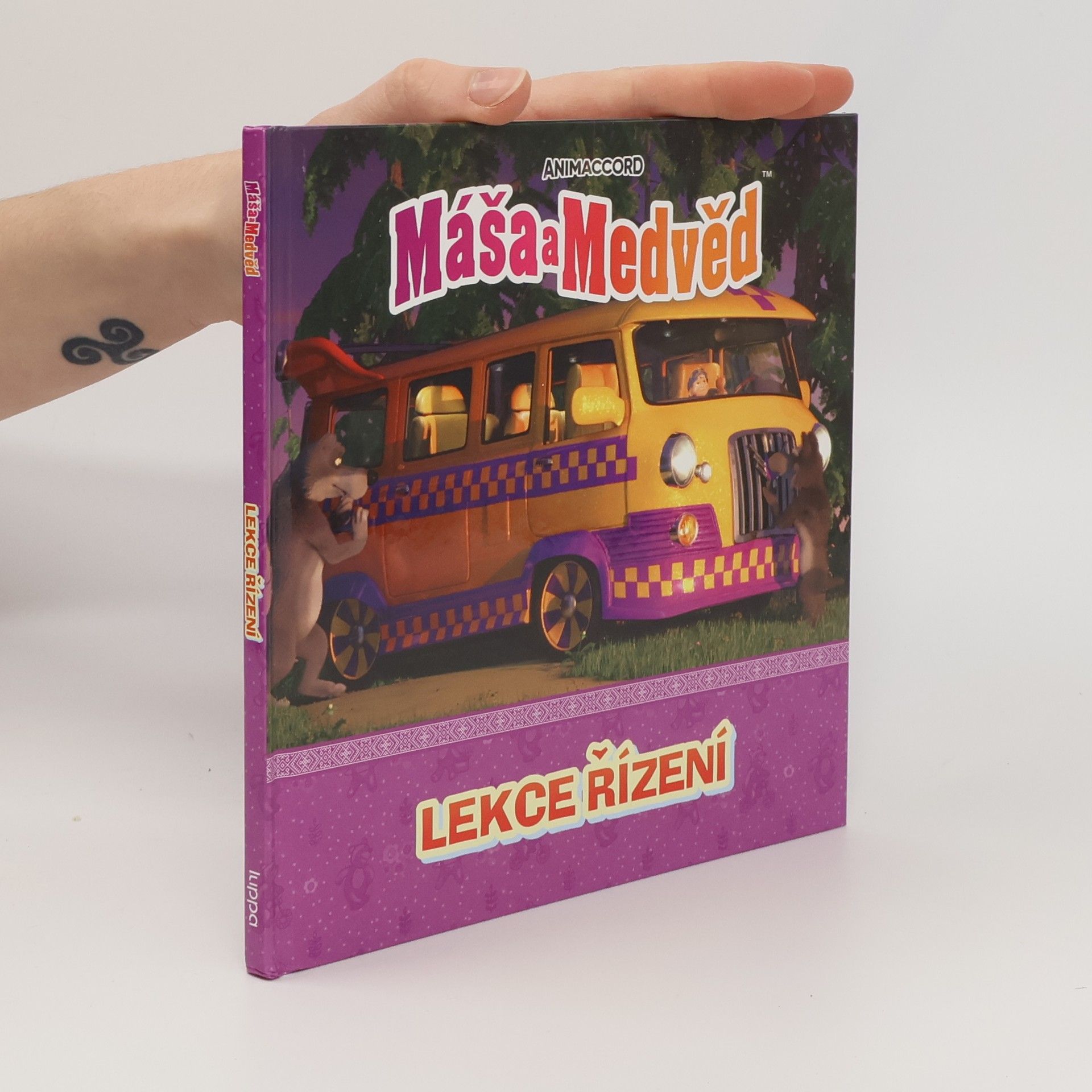 kolektiv Máša a Medvěd. Lekce řízení