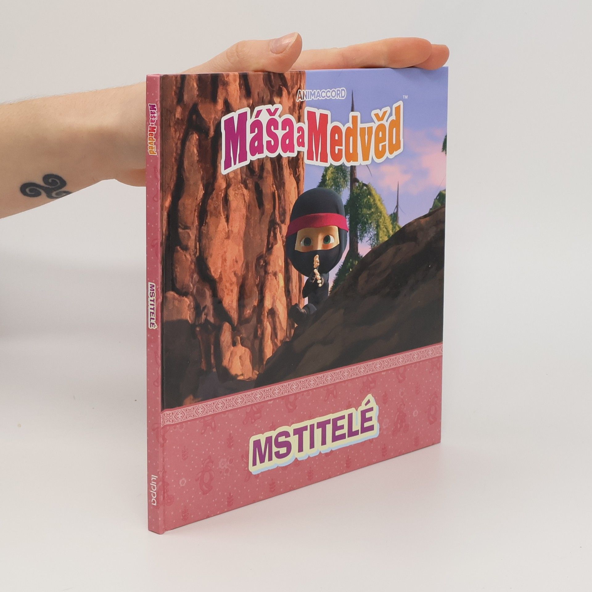 Various authors Máša a Medvěd. Mstitelé