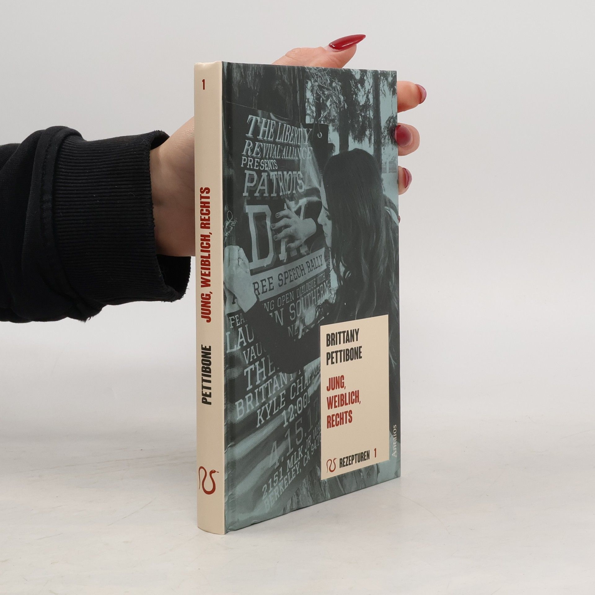 Jung, Weiblich, Rechts