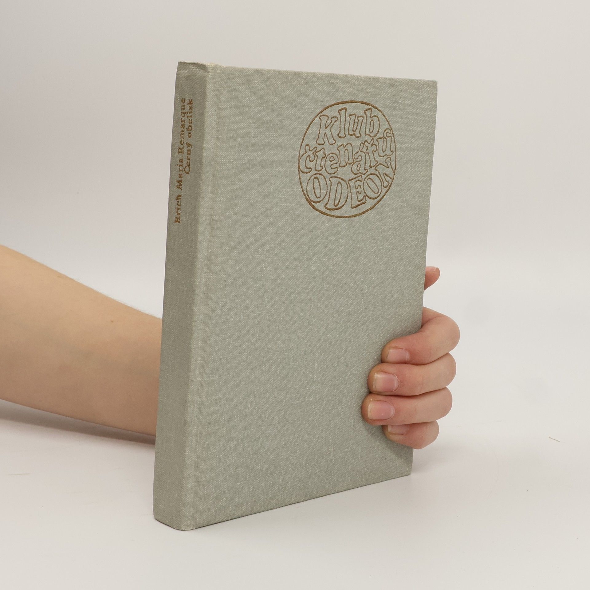 Erich Maria Remarque Černý obelisk