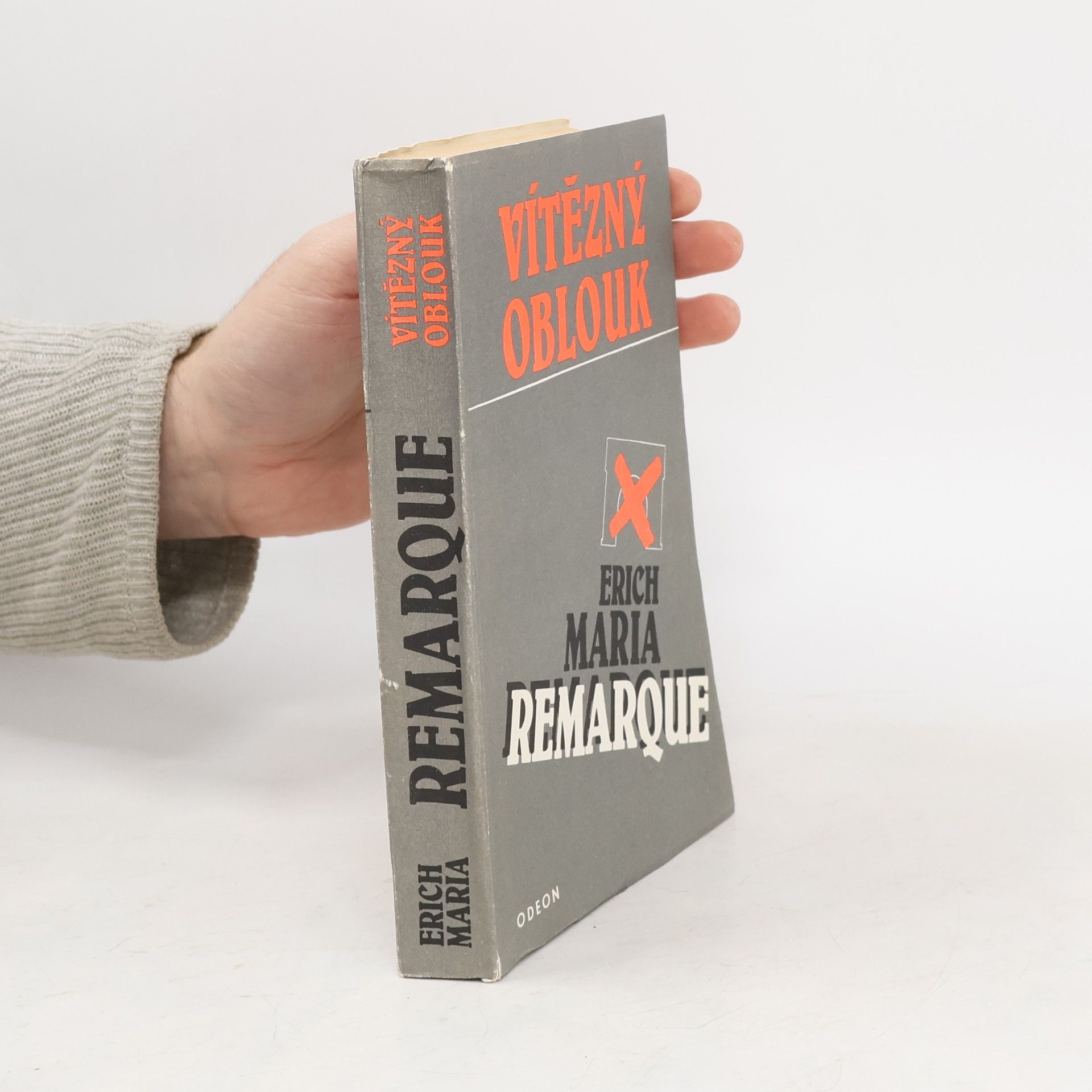 Erich Maria Remarque Vítězný oblouk