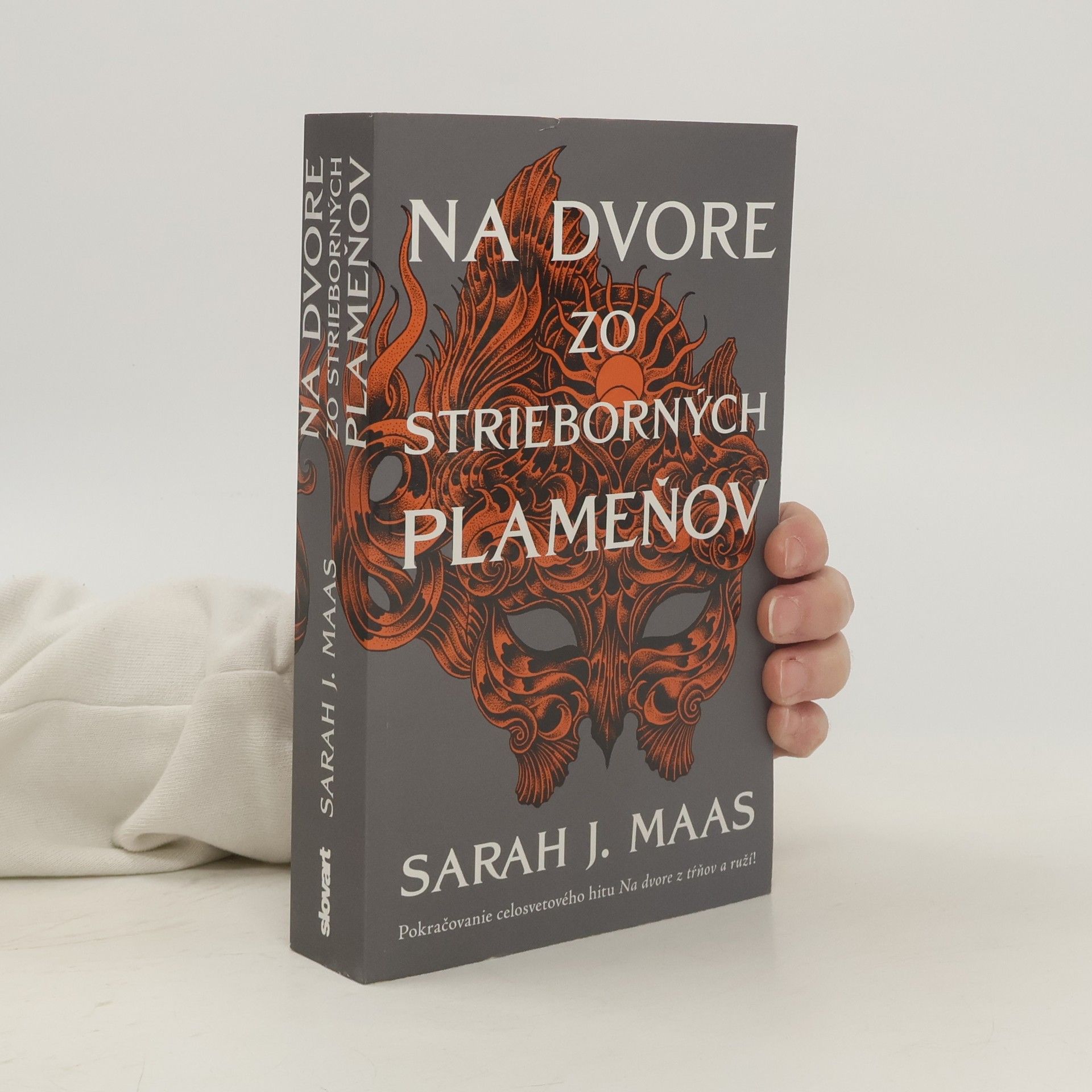 Sarah J. Maas Na dvore zo strieborných plameňov