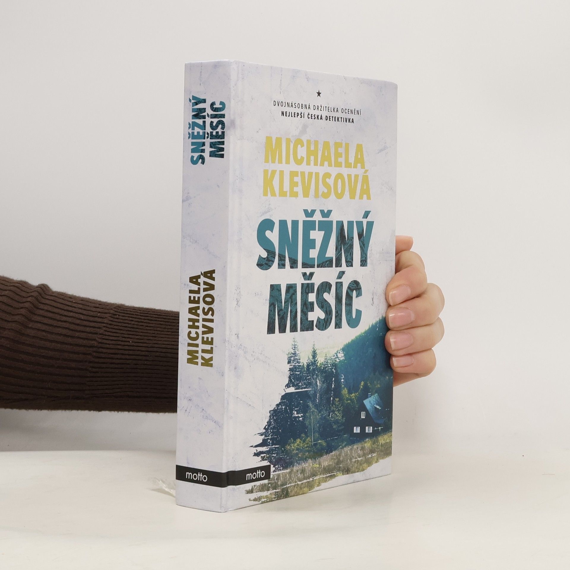 Michaela Klevisová Sněžný měsíc