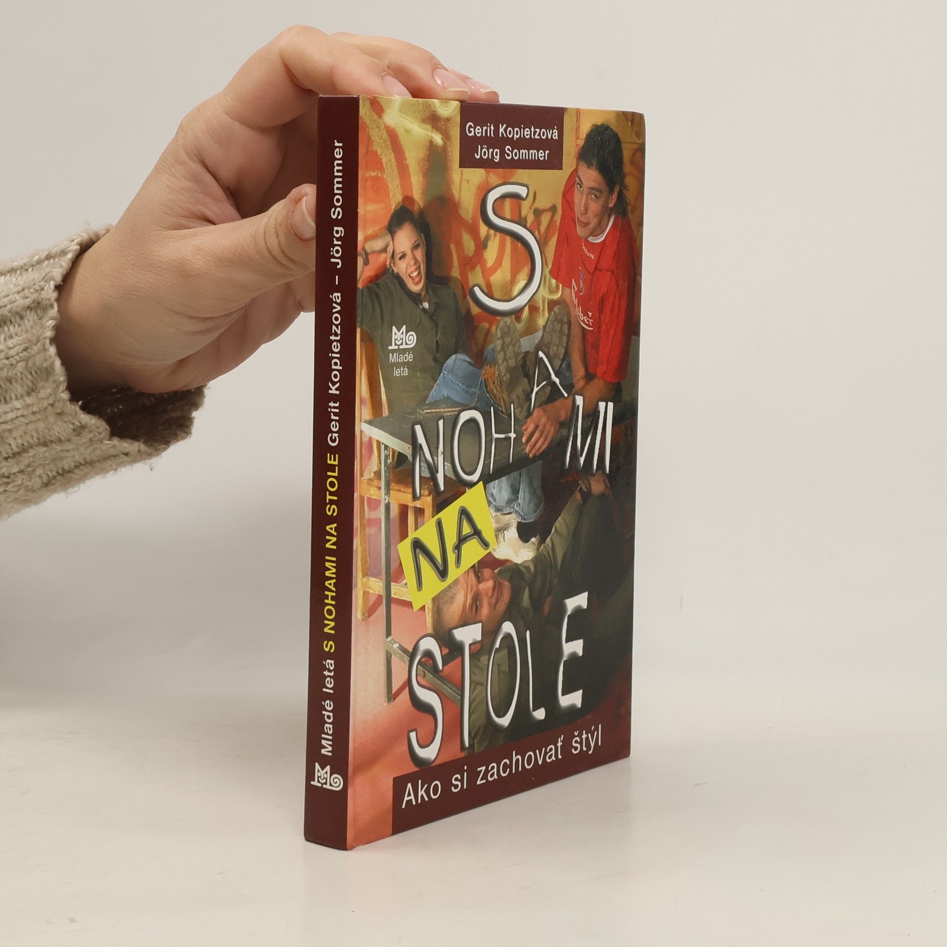 Gerit Kopietz S nohami na stole - Ako si zachovať štýl