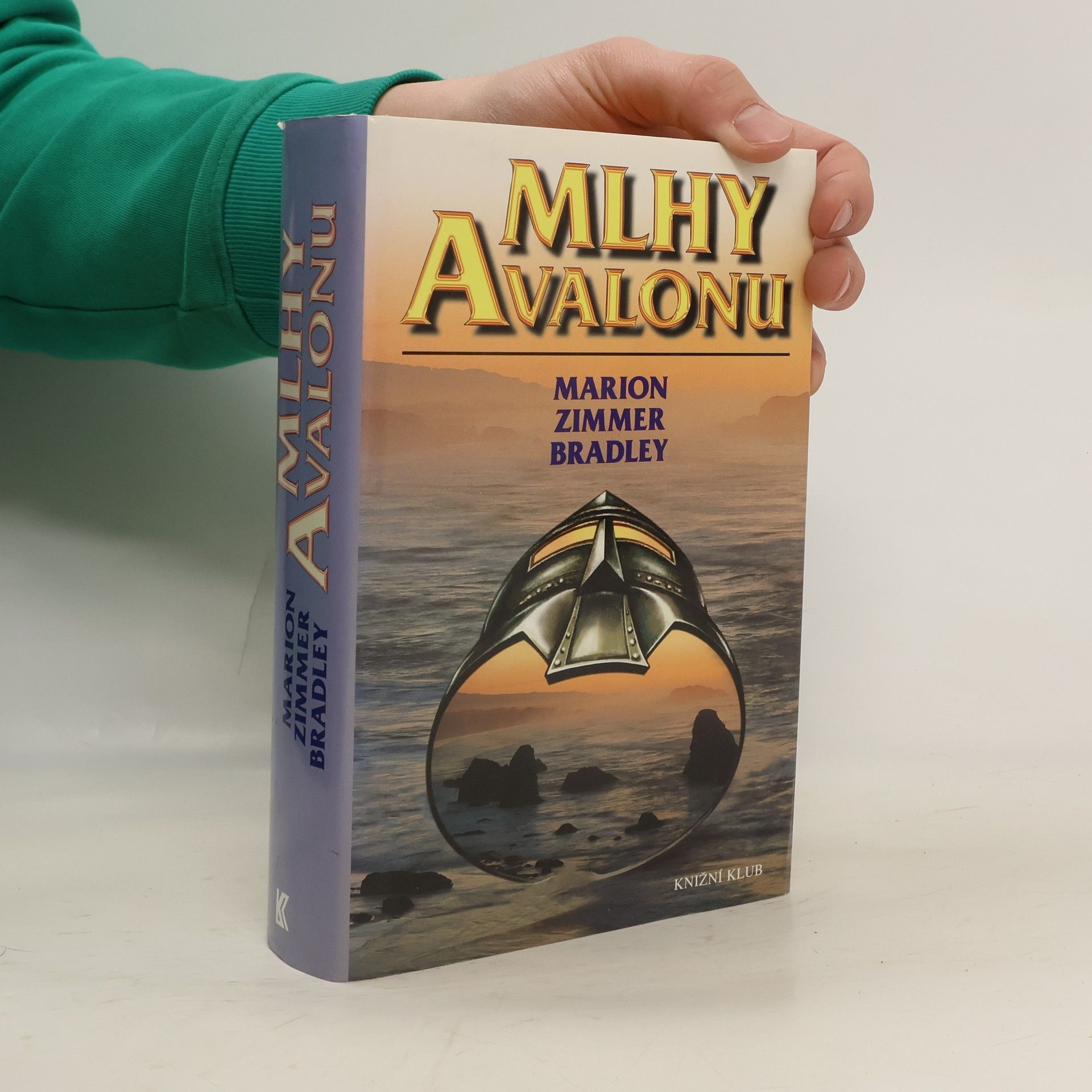 Marion Zimmer Bradley Mlhy Avalonu