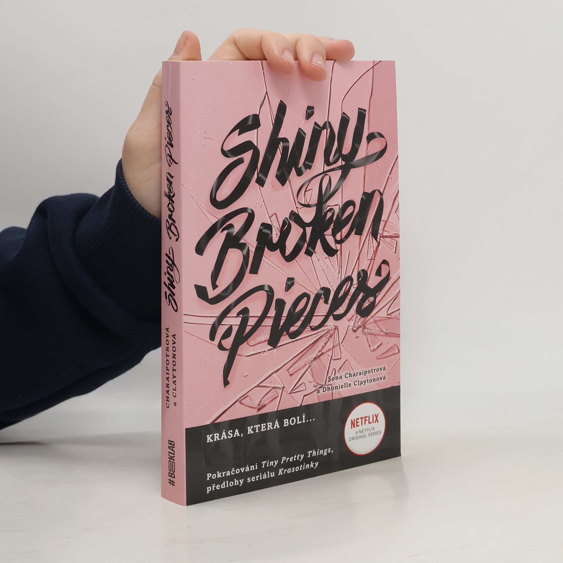 Sona Charaipotra Shiny broken pieces